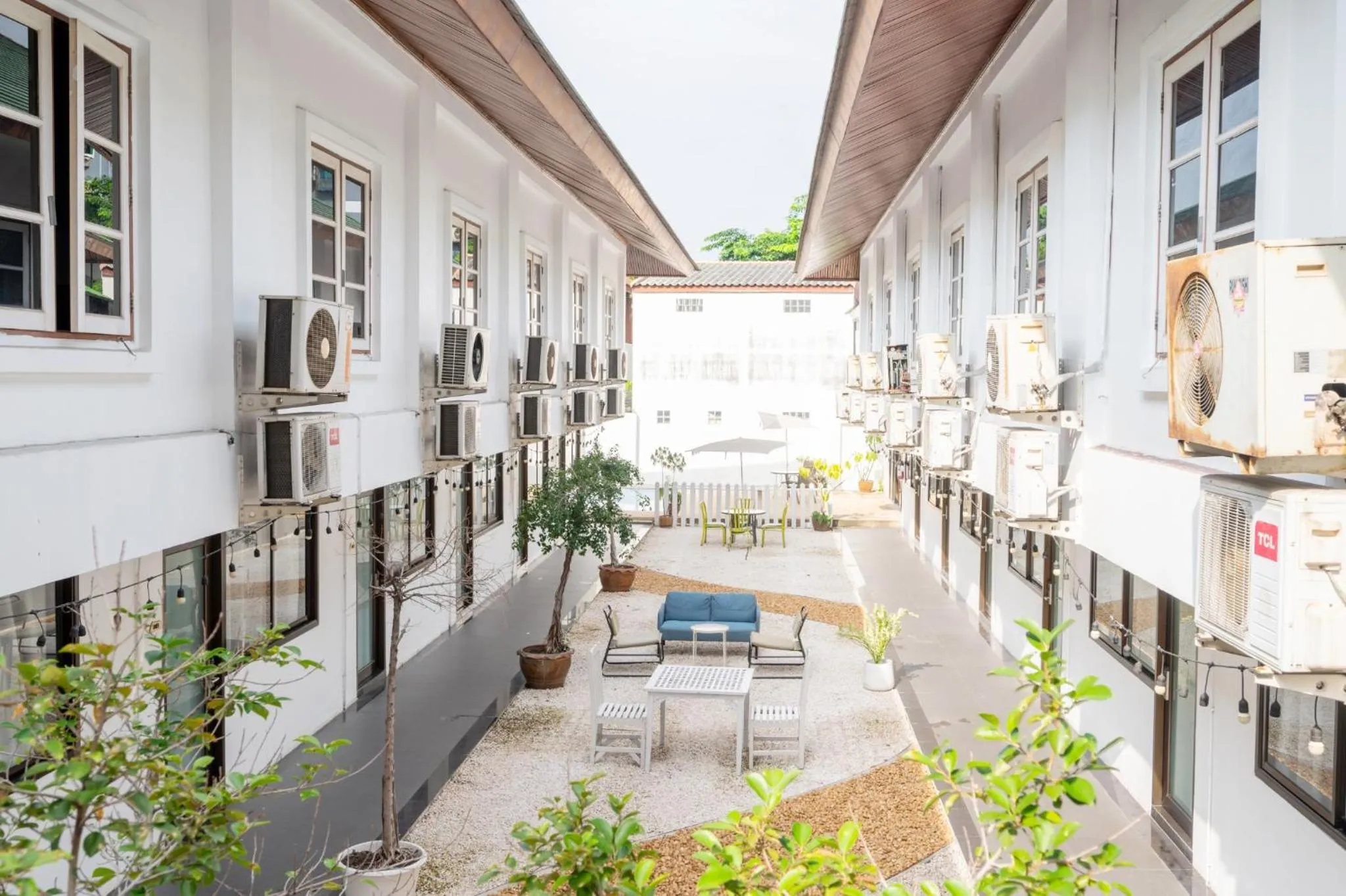 Day in The President Hotel at Chokchai 4