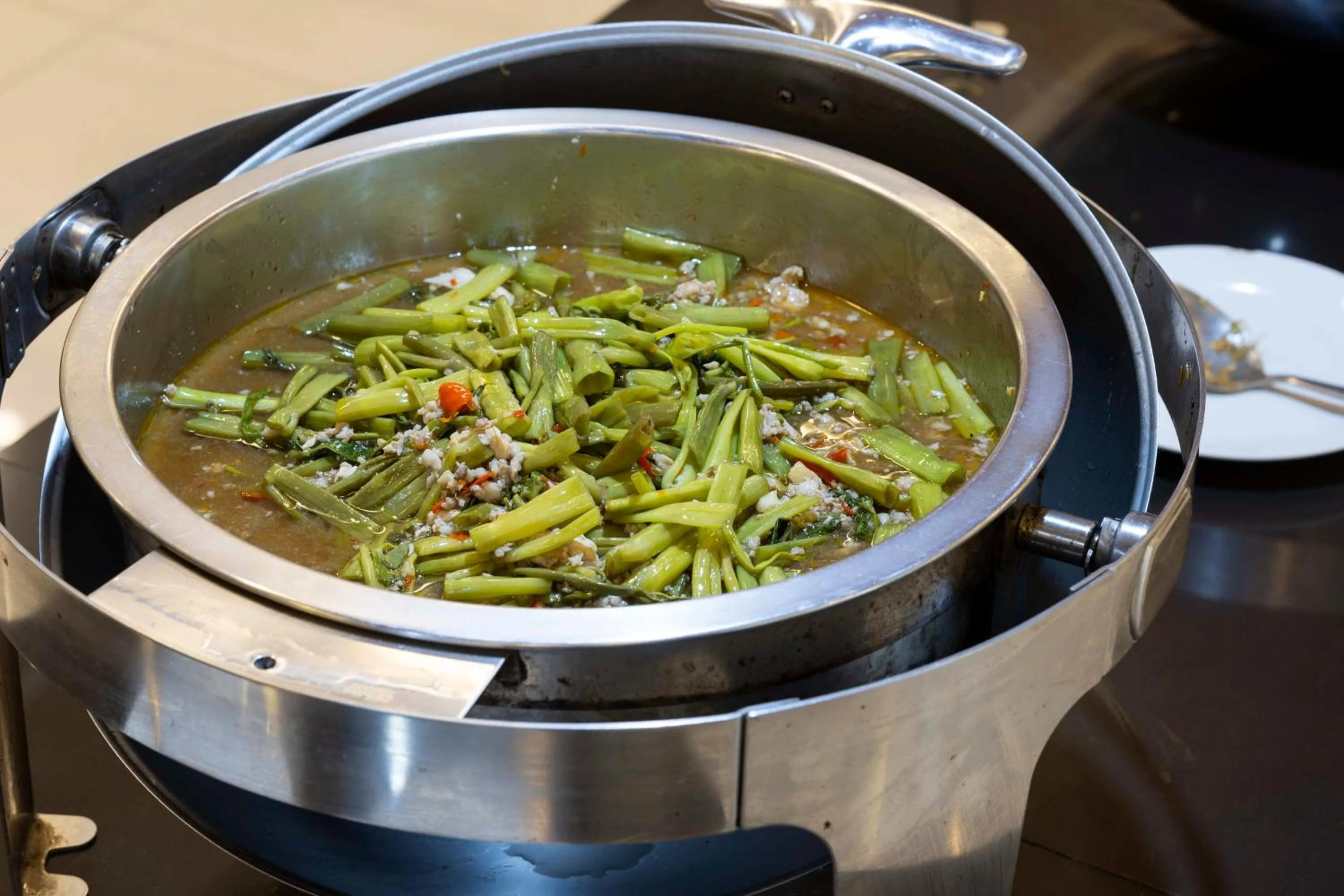 Food and drinks in The President Hotel at Chokchai 4