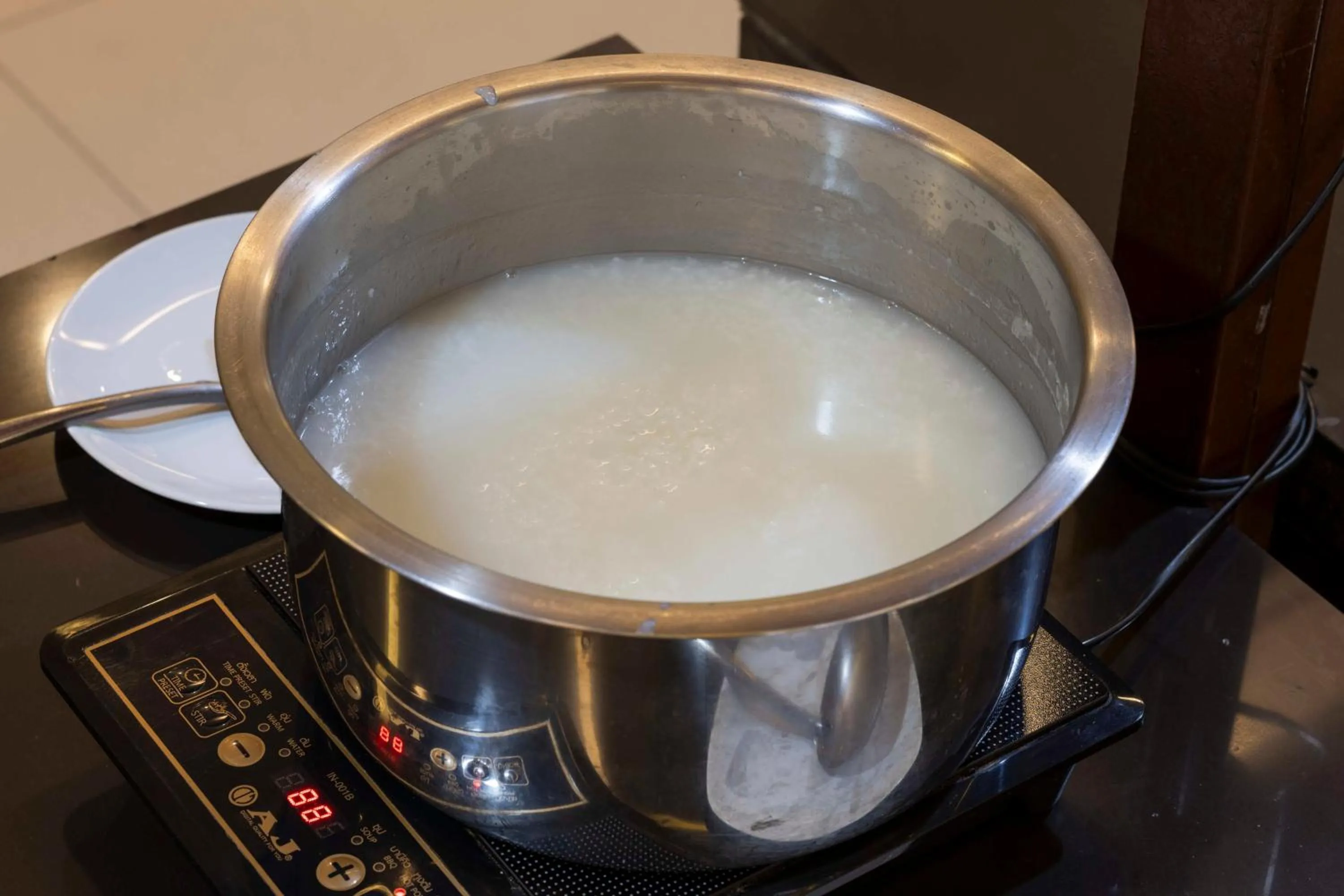 Restaurant/places to eat in The President Hotel at Chokchai 4