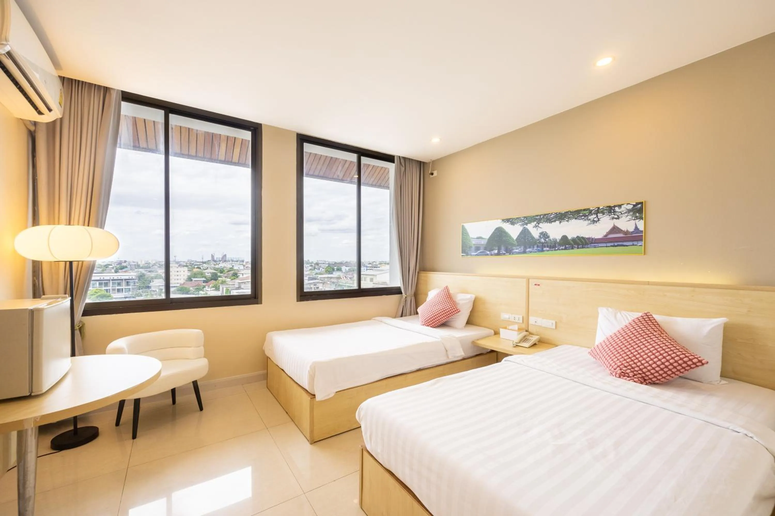 Bed in The President Hotel at Chokchai 4