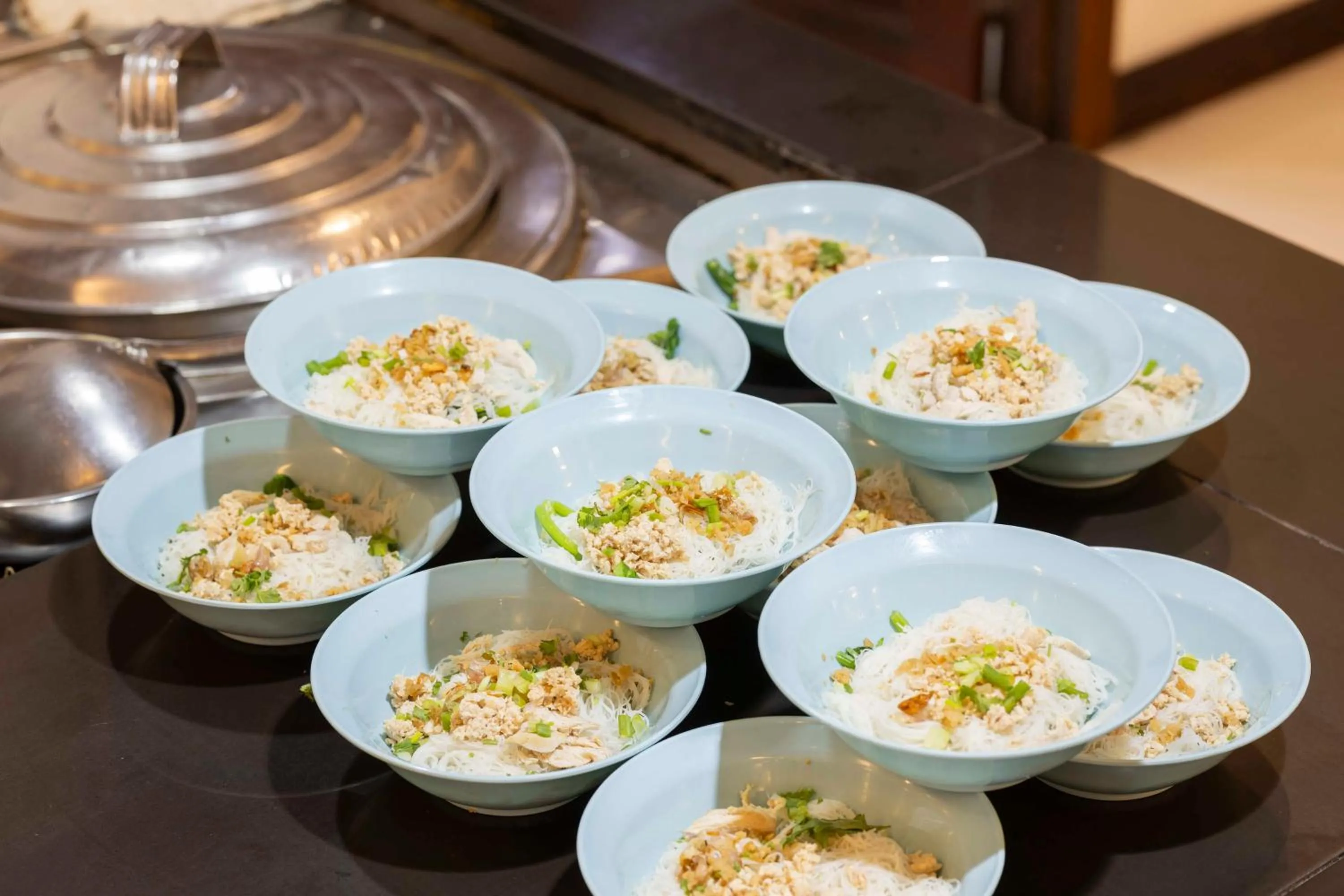 Food and drinks in The President Hotel at Chokchai 4