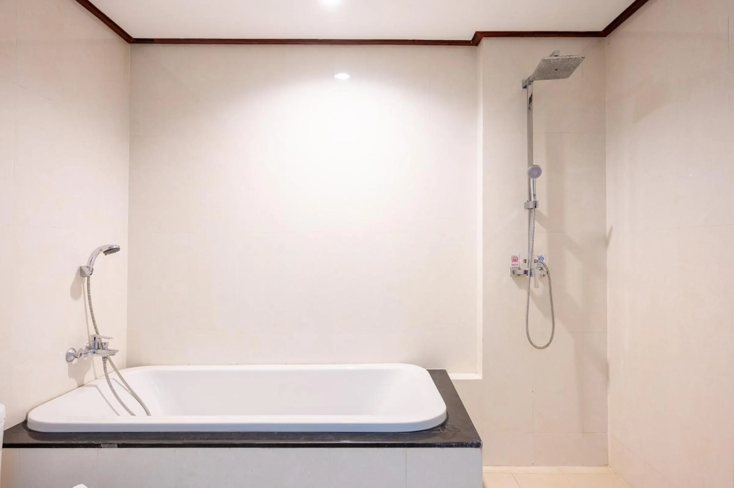 Bathroom in The President Hotel at Chokchai 4