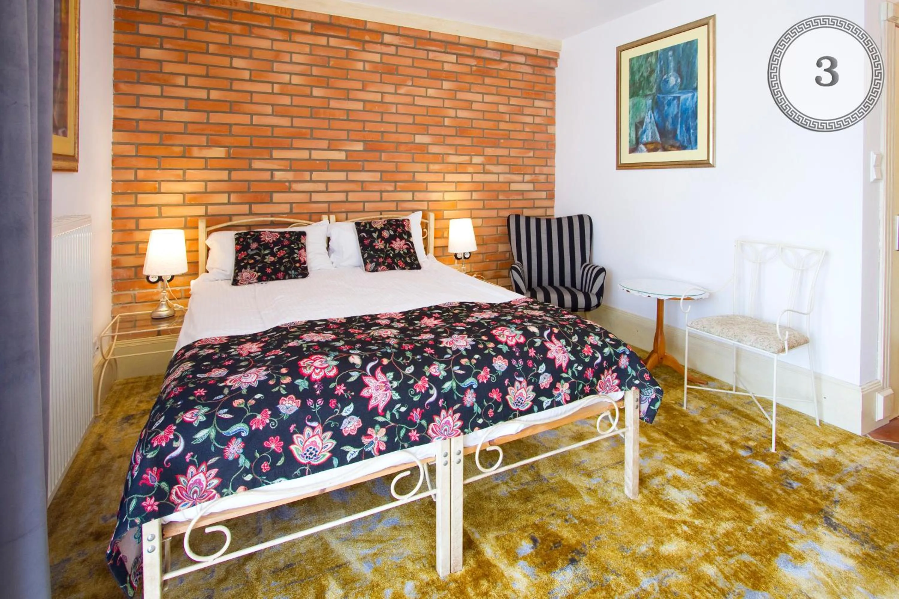 Photo of the whole room in Willa Meander