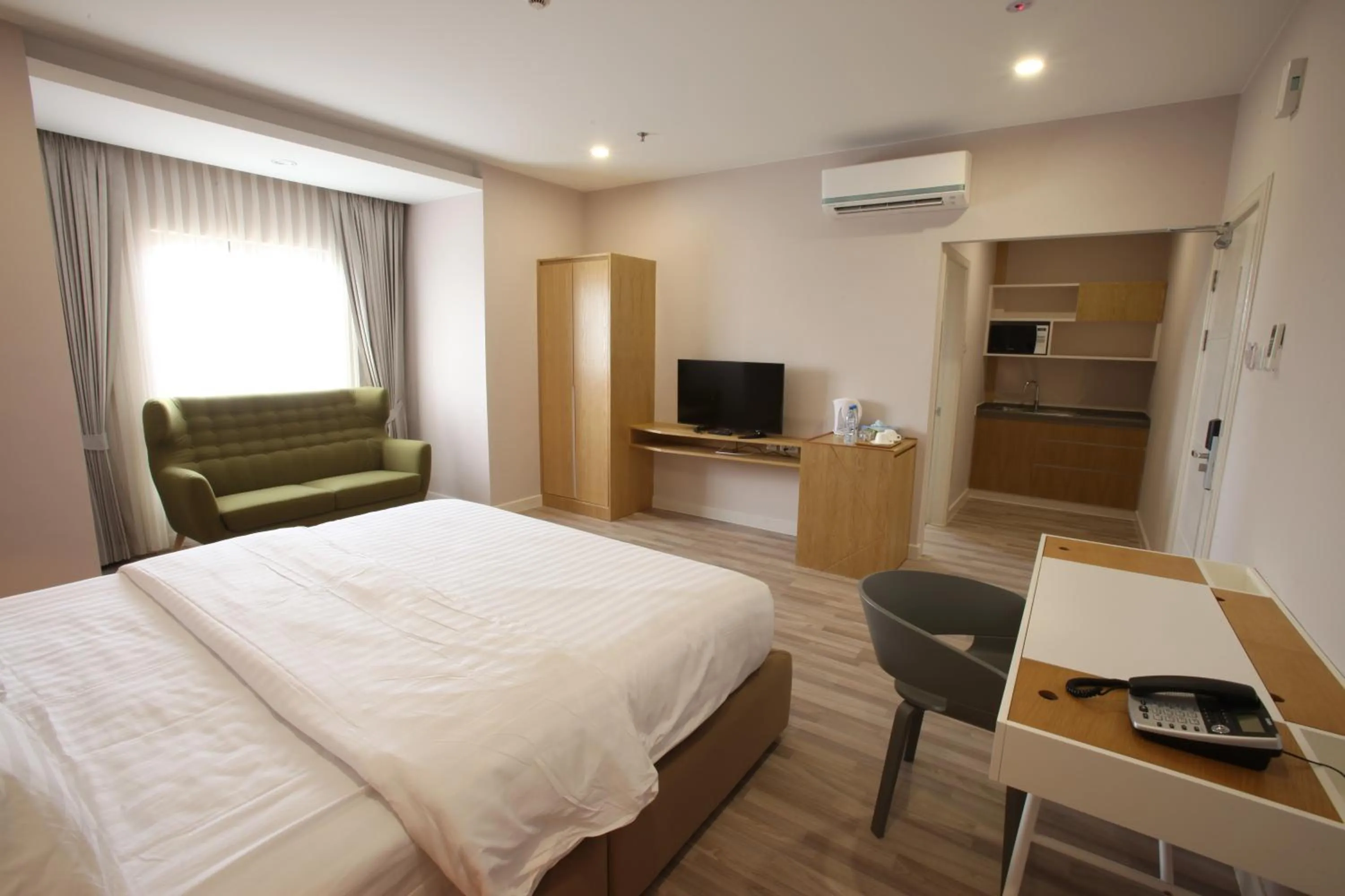 Bedroom, Bed in D'Anggerek Serviced Apartment