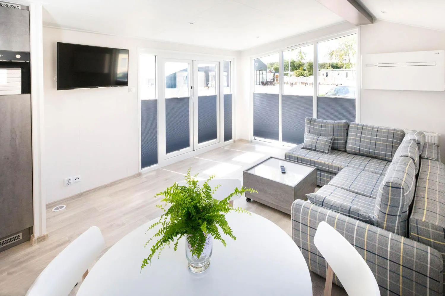 Communal lounge/ TV room in Holiday Golden Resort & Spa