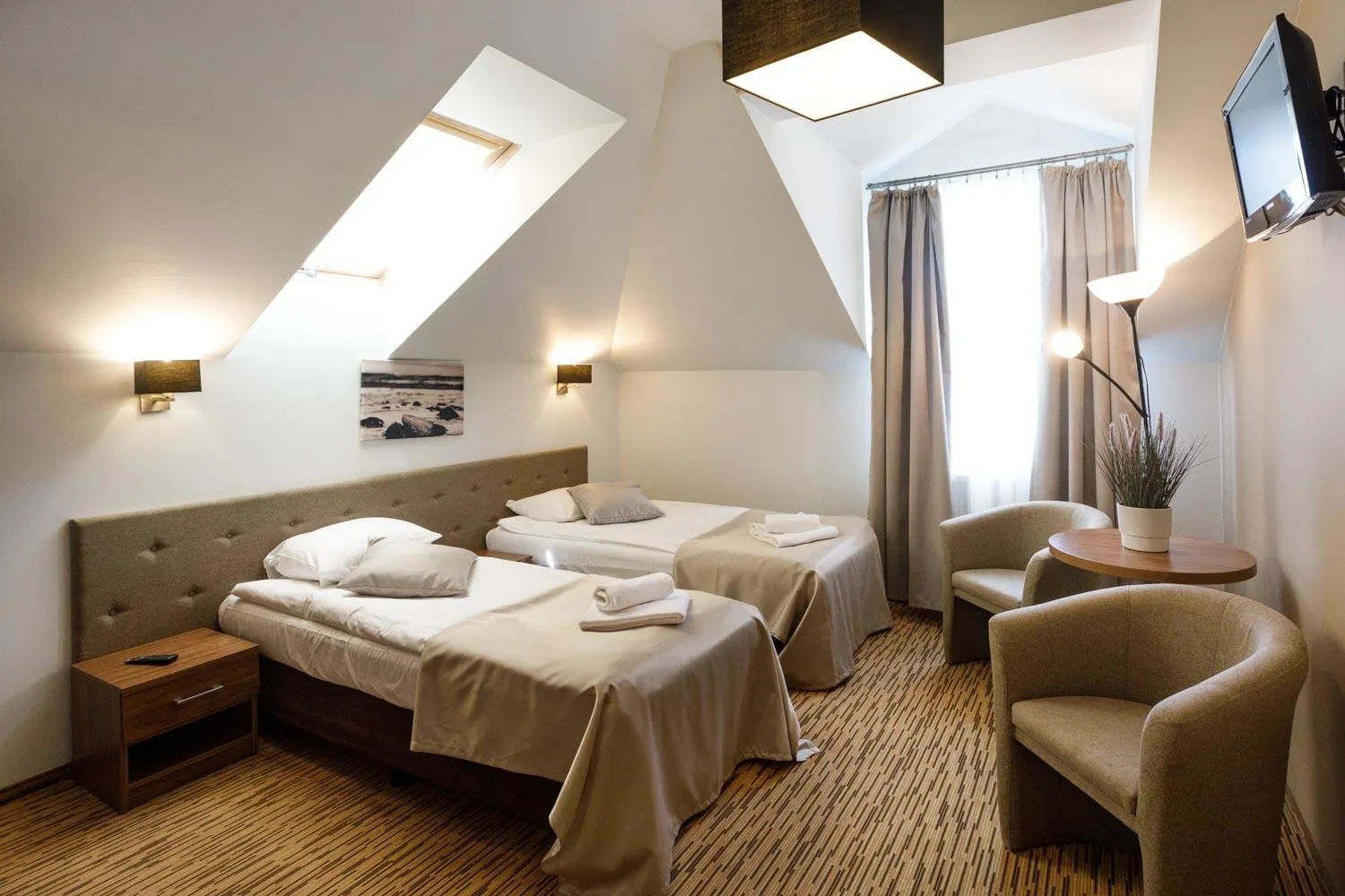 Photo of the whole room, Bed in Holiday Golden Resort & Spa