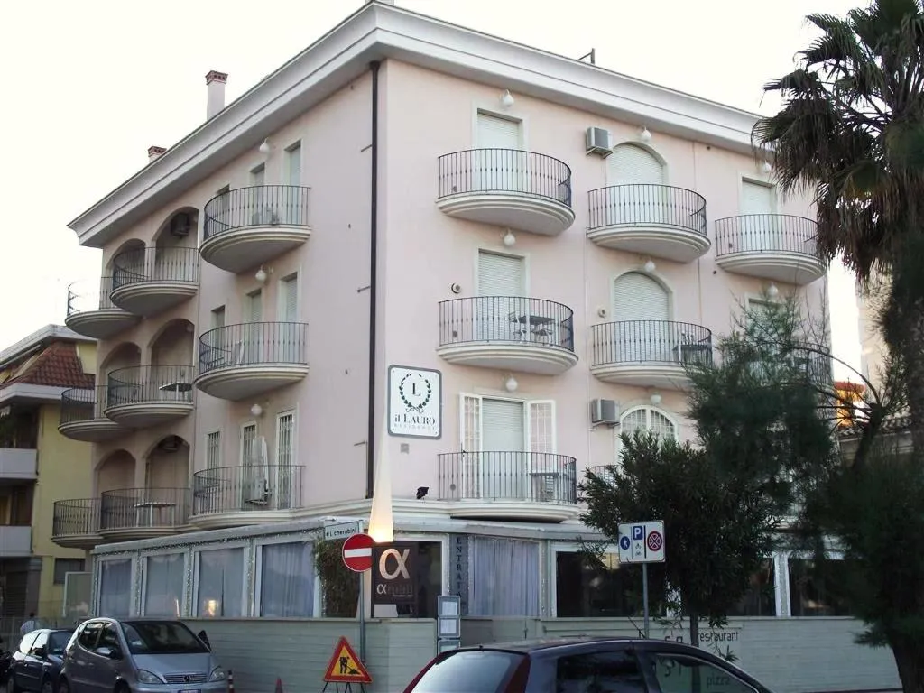 Facade/entrance in Il Lauro