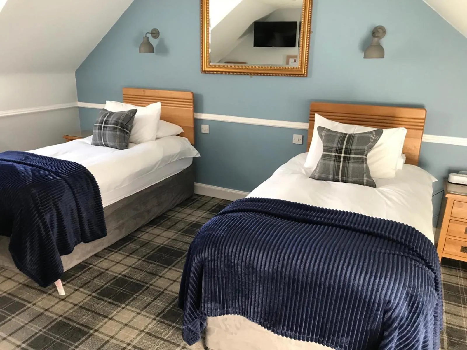 Standard Twin Room - single occupancy in Meadhon Guest House