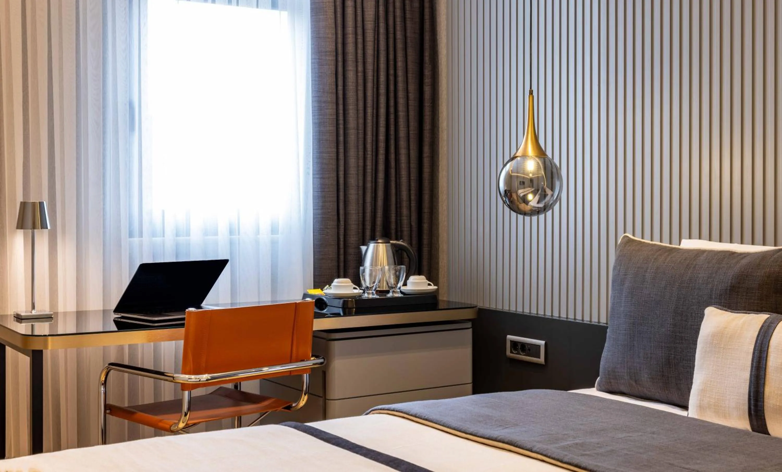 Seating area, Bed in Hotel Villa Zurich-Special Category