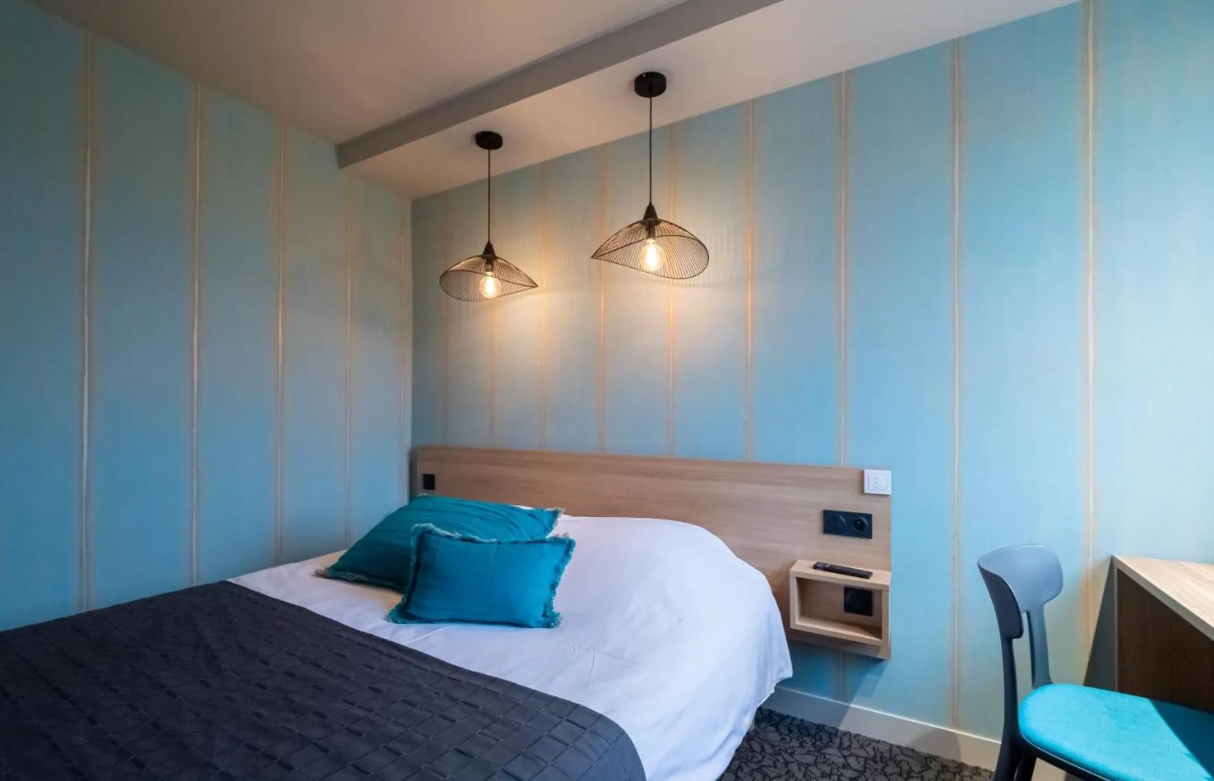 Photo of the whole room, Bed in Sous Les Pins