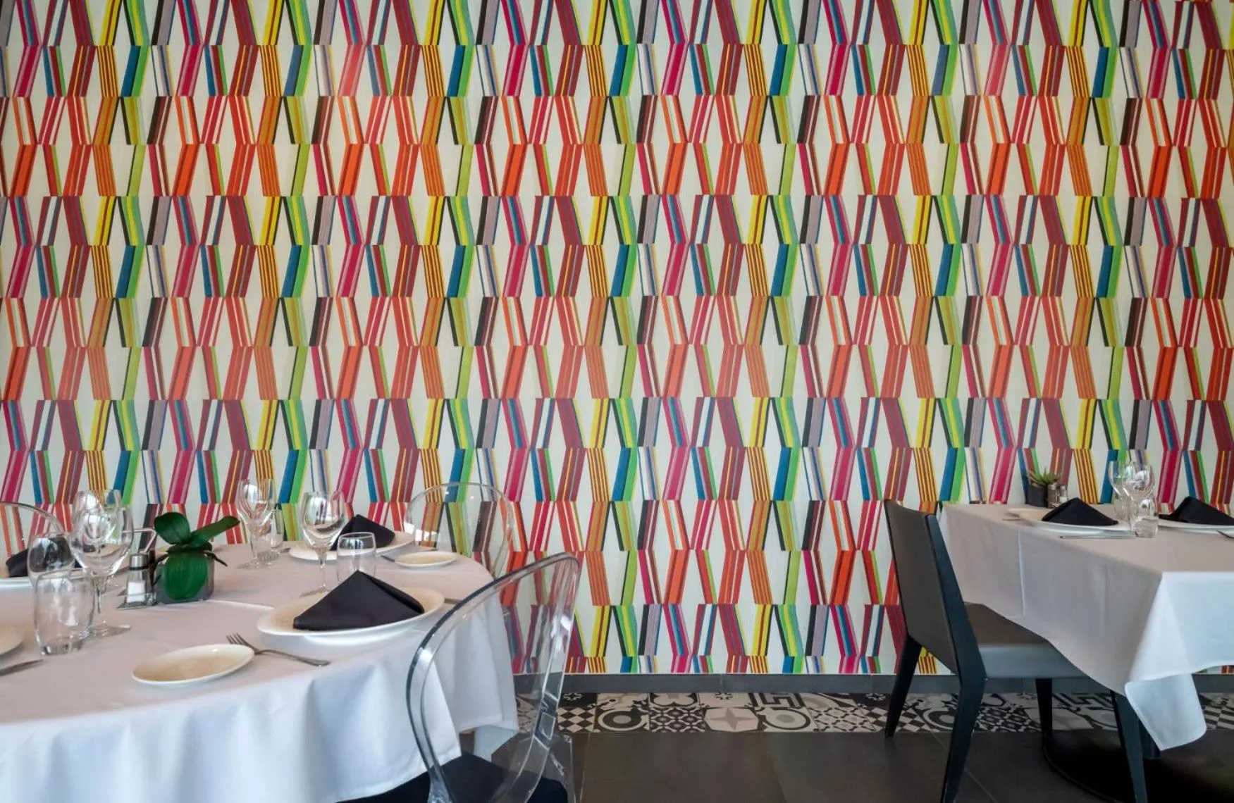 Restaurant/places to eat in Sous Les Pins