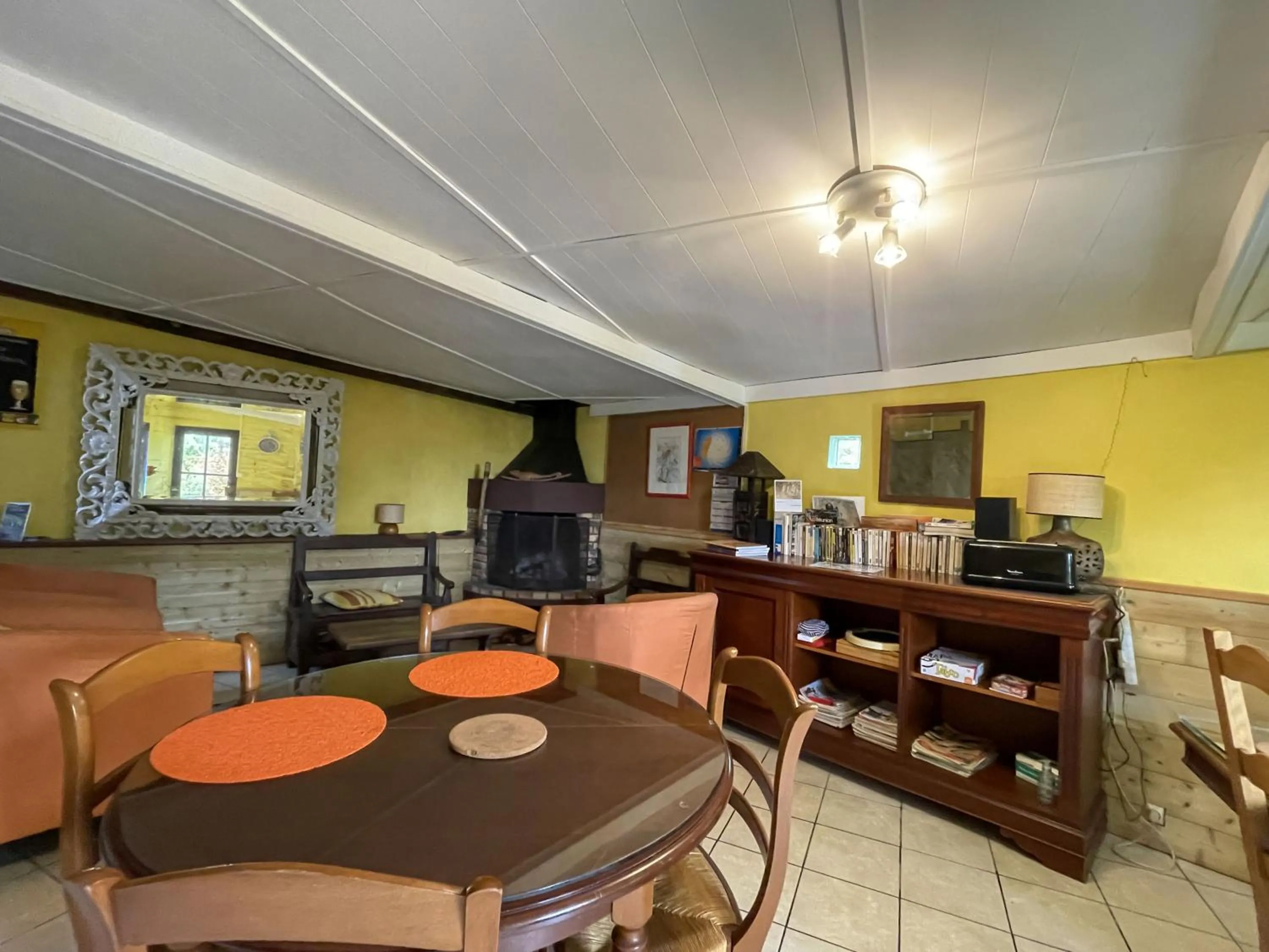 Restaurant/places to eat in Relais du Volcan