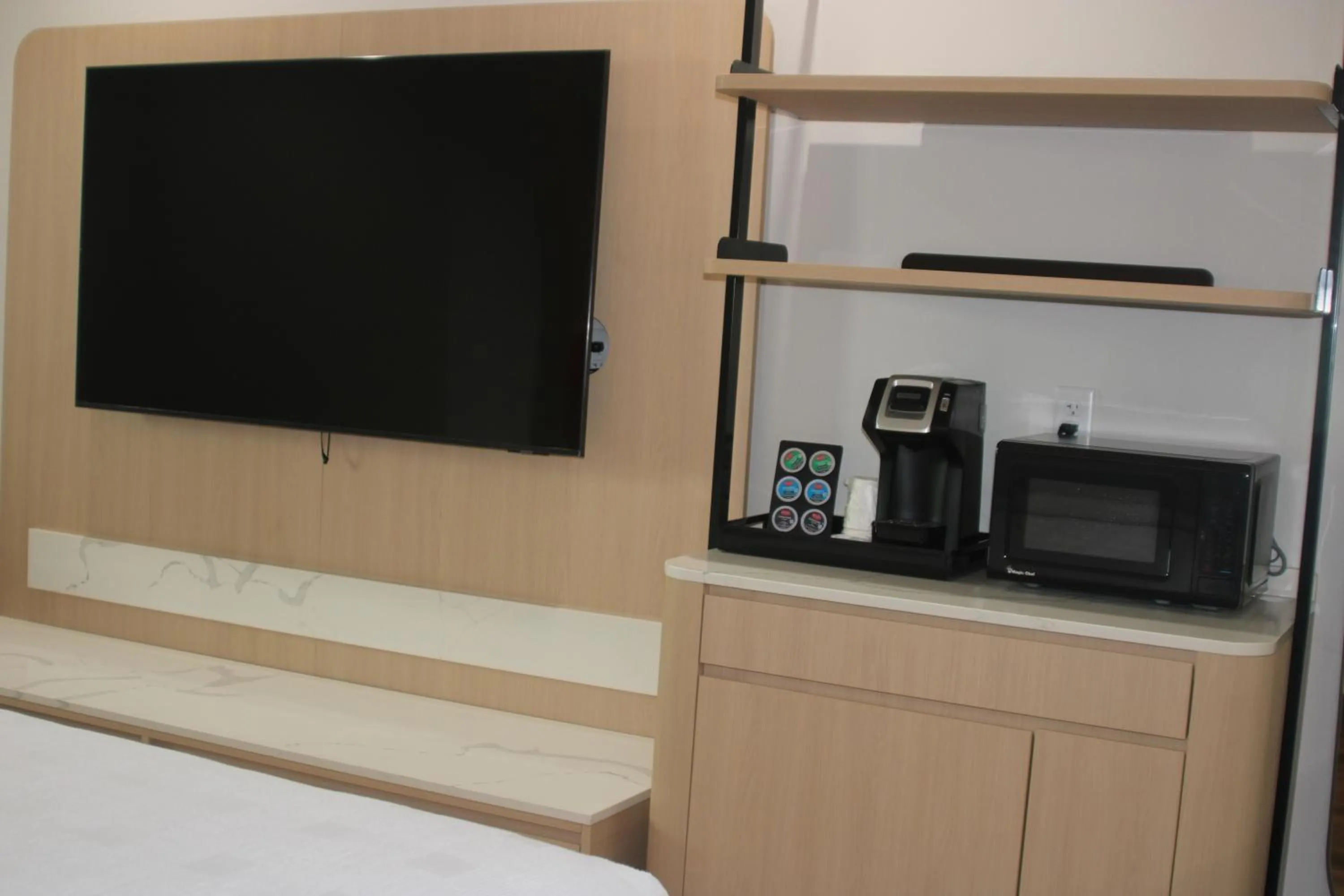TV and multimedia, Bed in Hotel Lydia