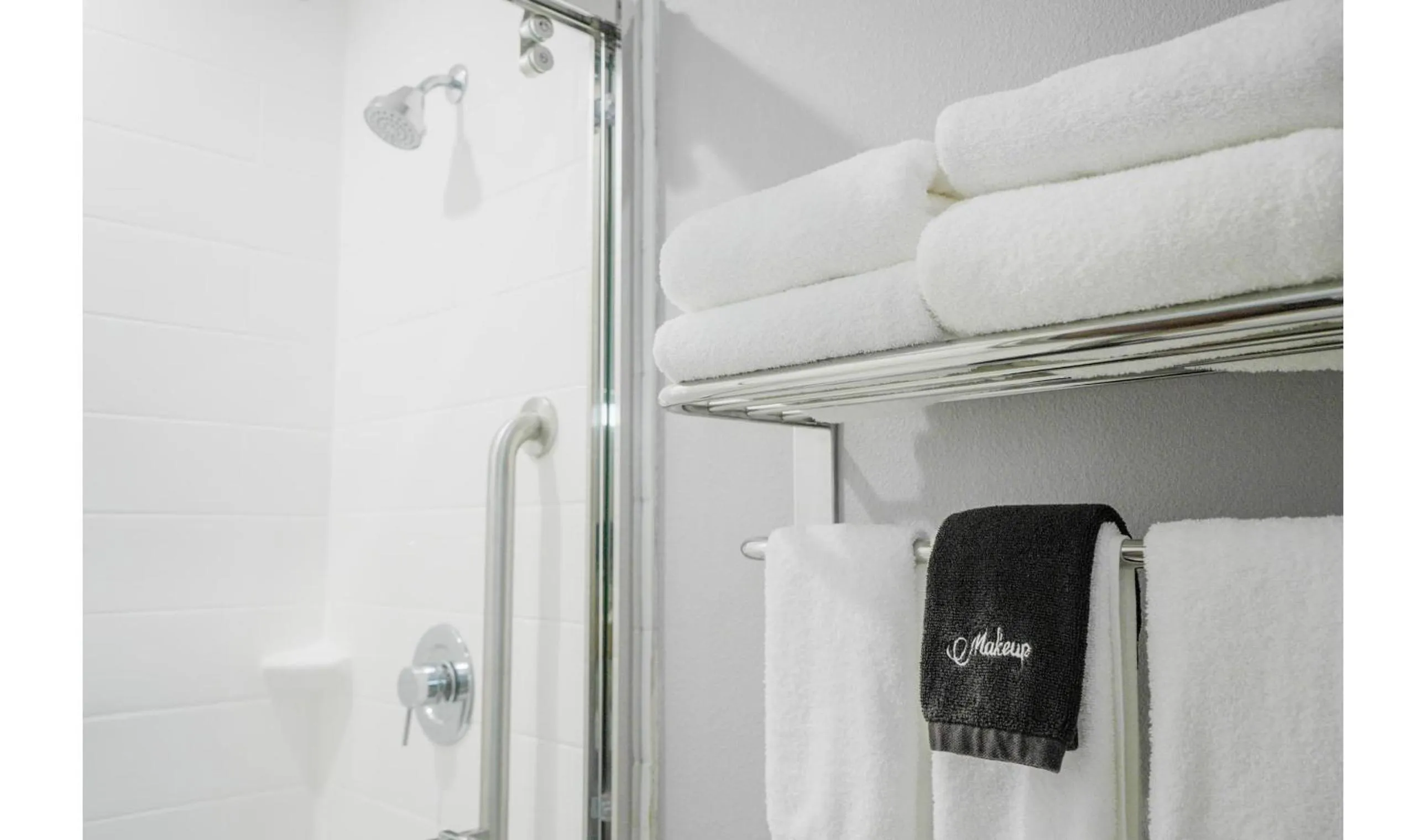 Shower in Hotel Lydia