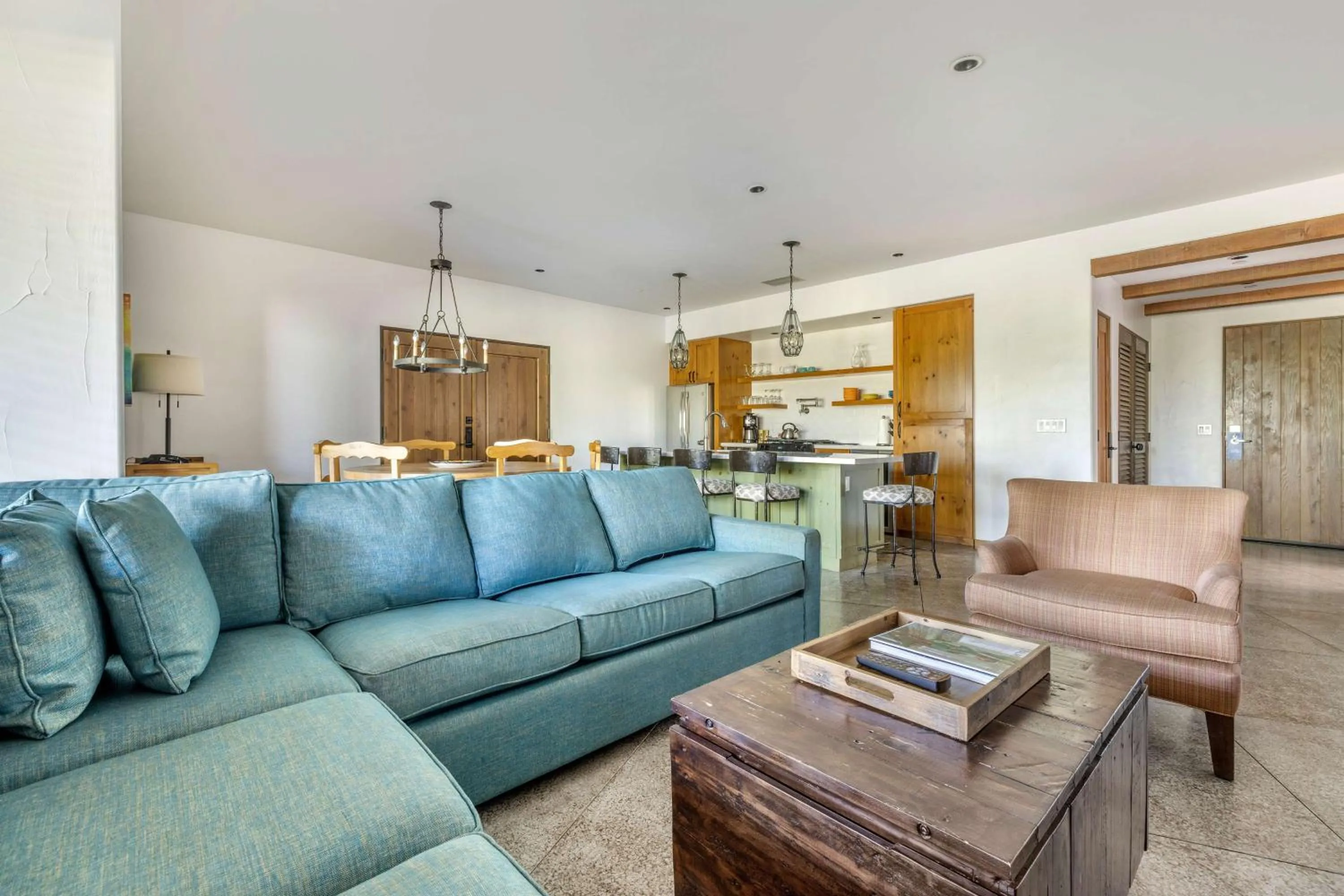 Kitchen or kitchenette in Hilton Grand Vacations Club Palm Desert