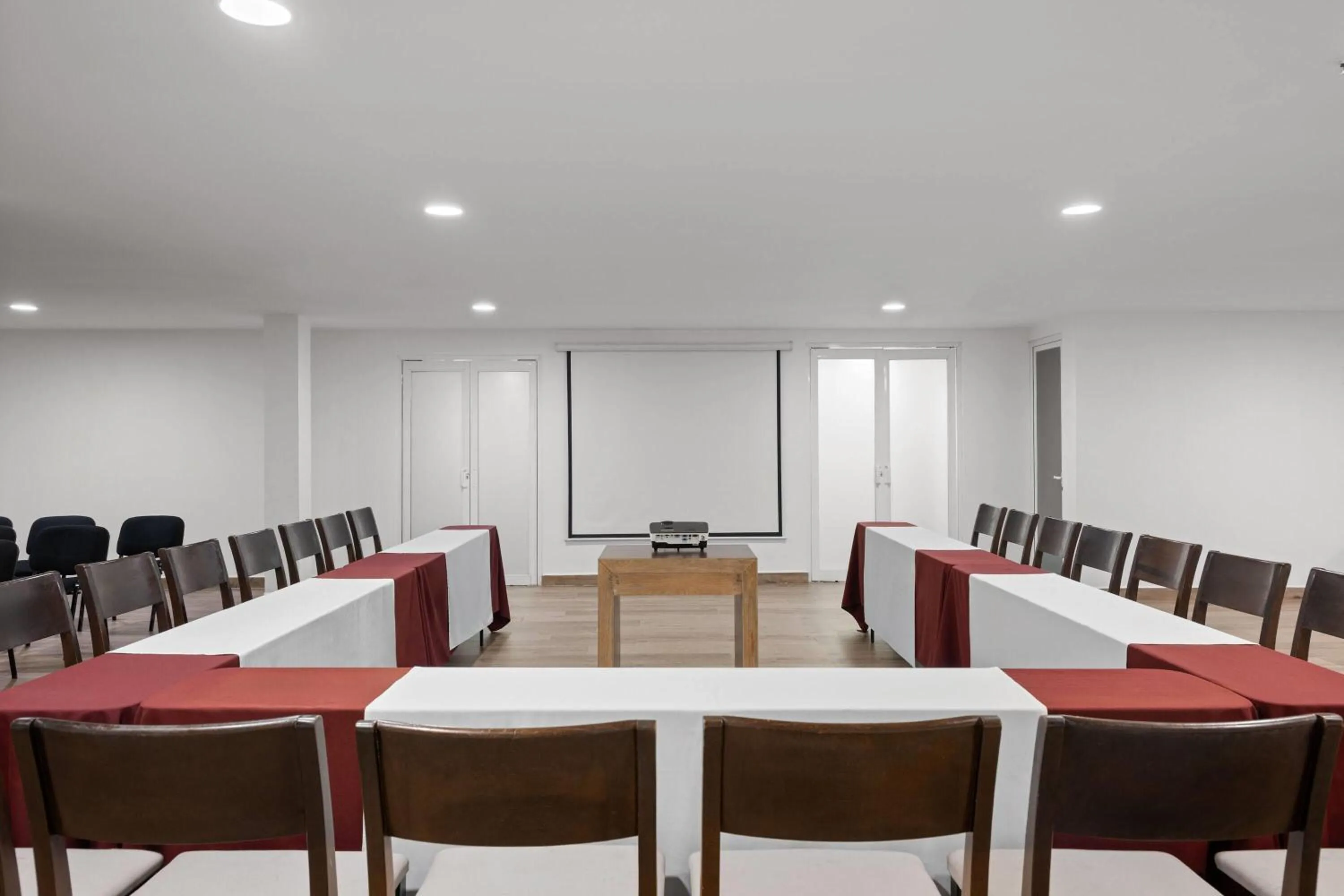 Meeting/conference room in Ramada by Wyndham Tampico Centro