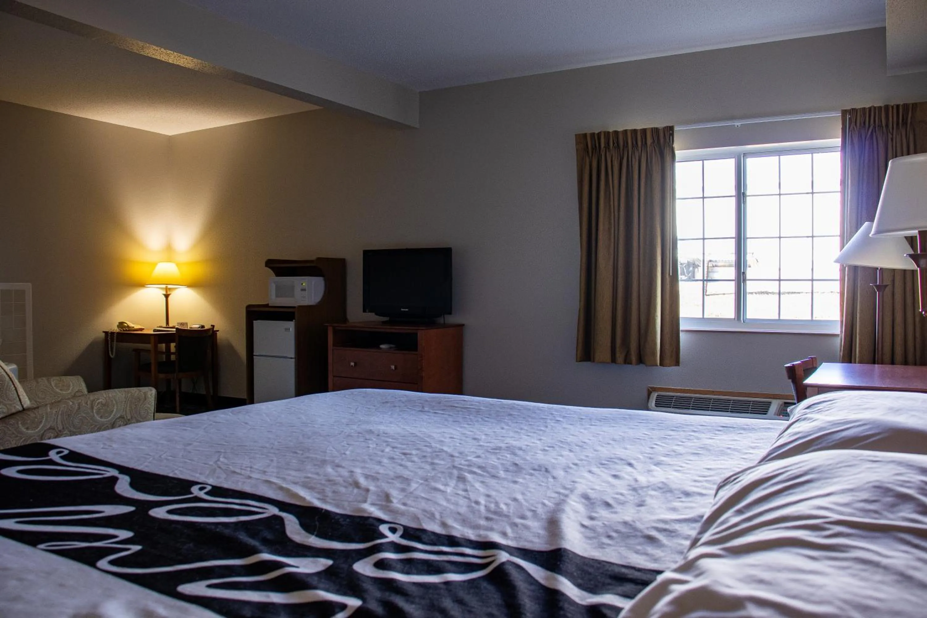 Bedroom, Bed in Belva Deer Inn