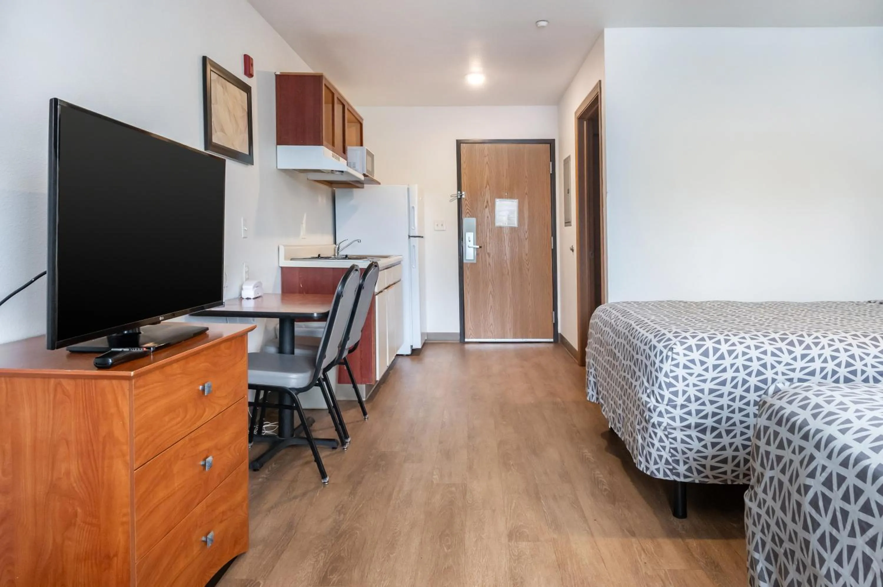 Bed in Woodspring Suites Huntsville/ Madison