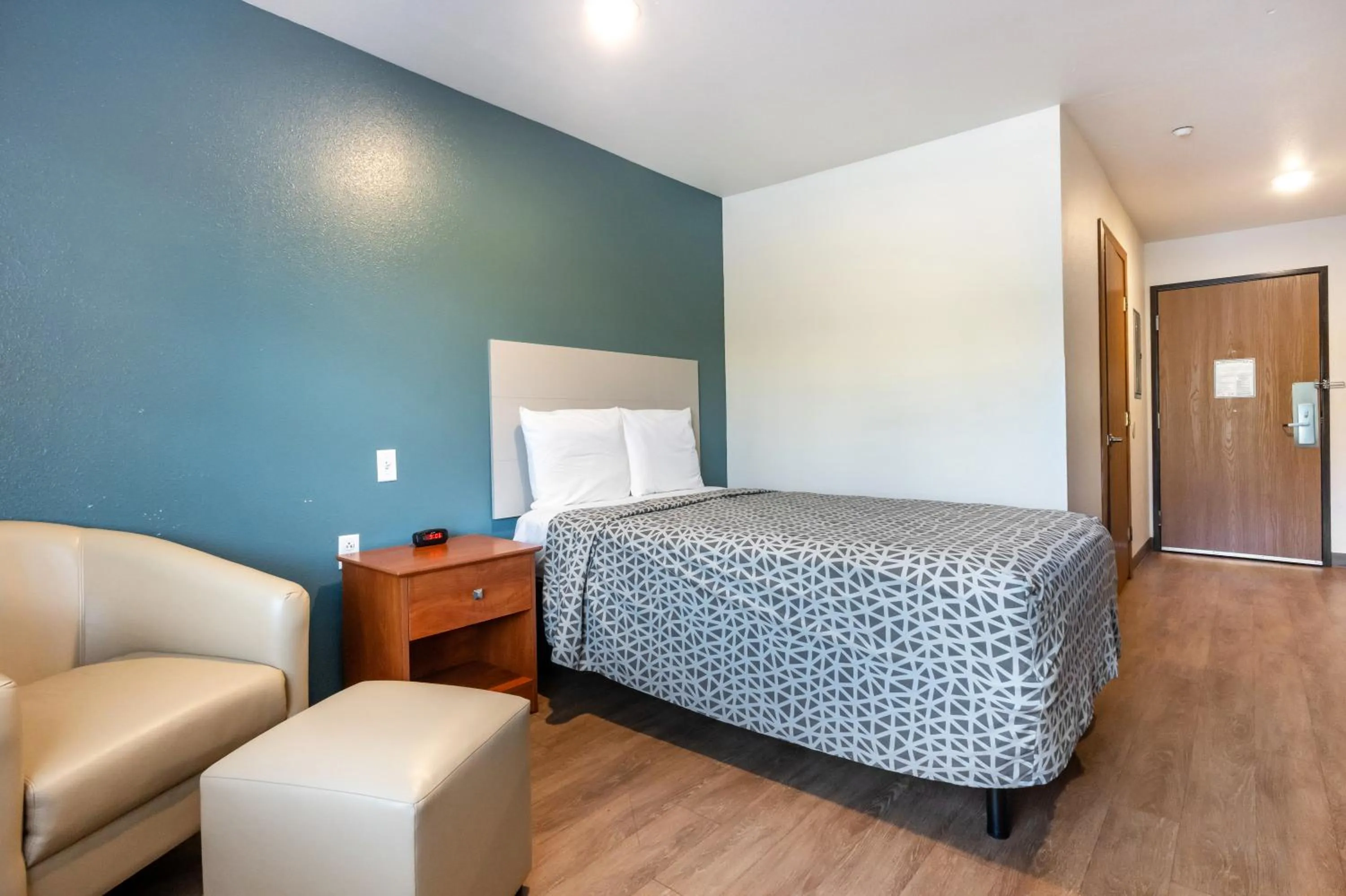 Bed in Woodspring Suites Huntsville/ Madison