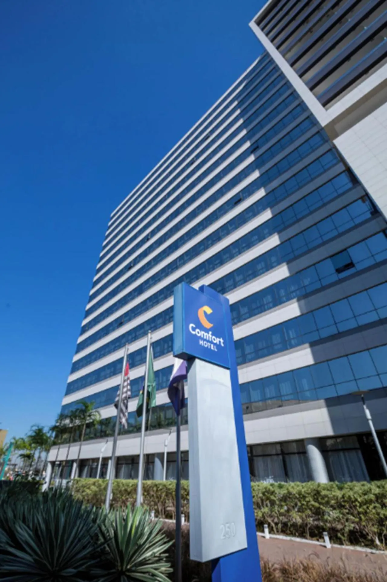 Facade/entrance in Comfort Hotel São Caetano