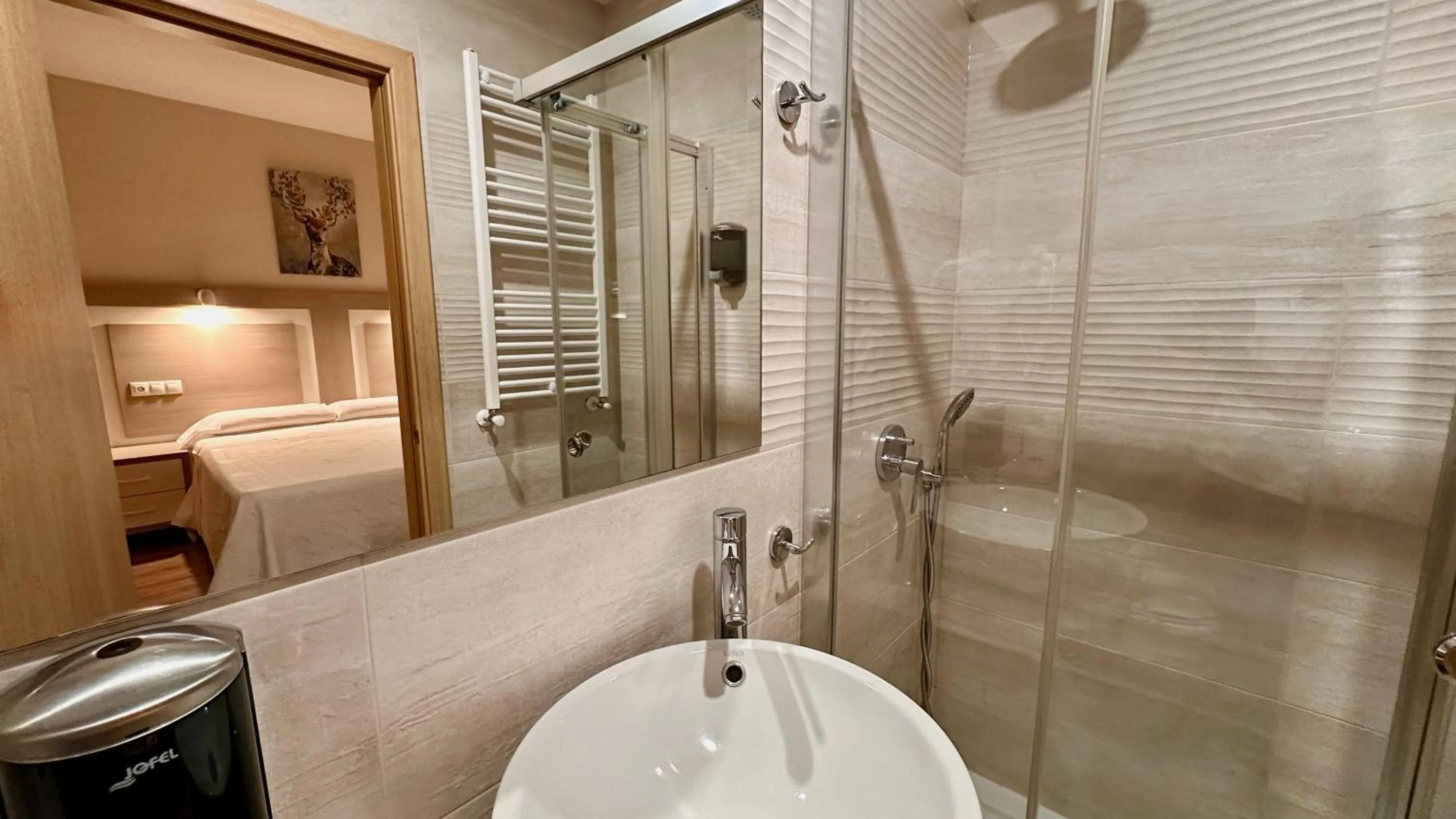 Shower in Hostal Toledo