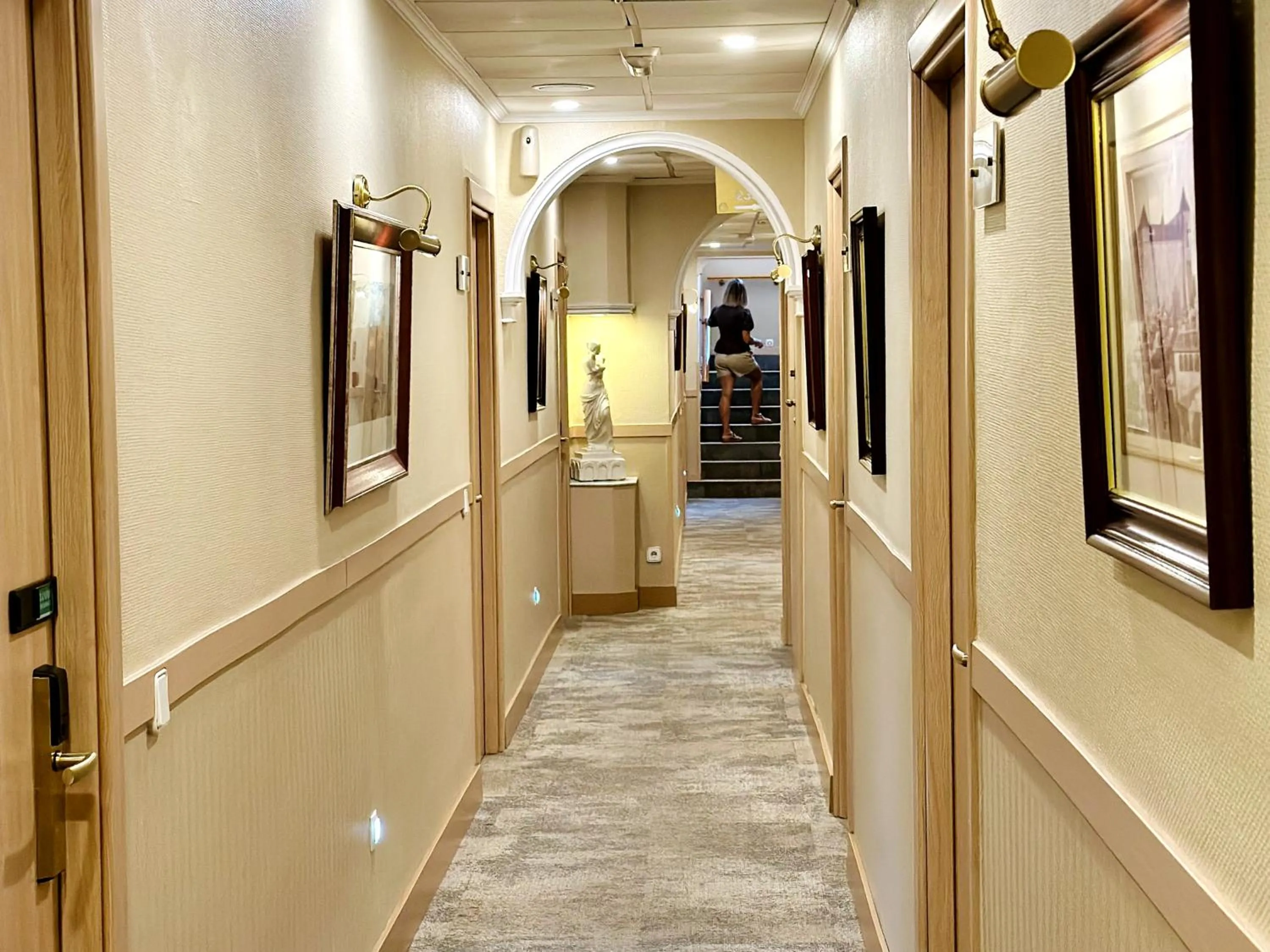 Property building in Hostal Toledo