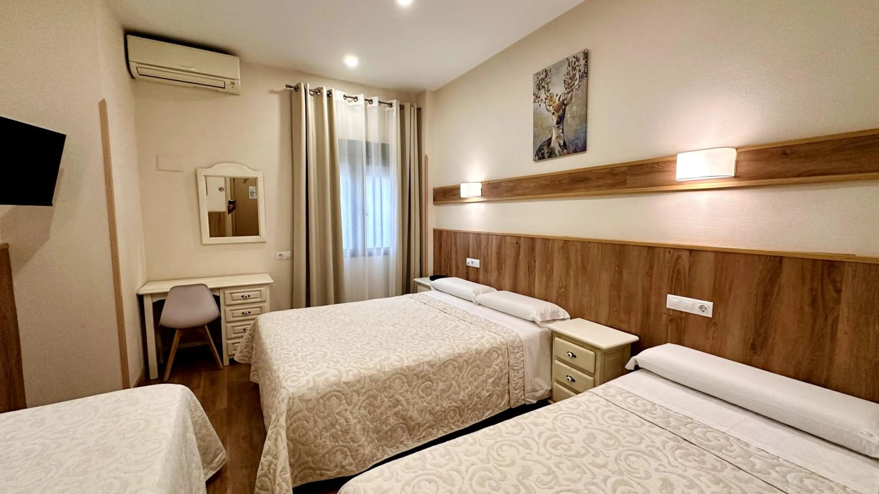 Bed in Hostal Toledo