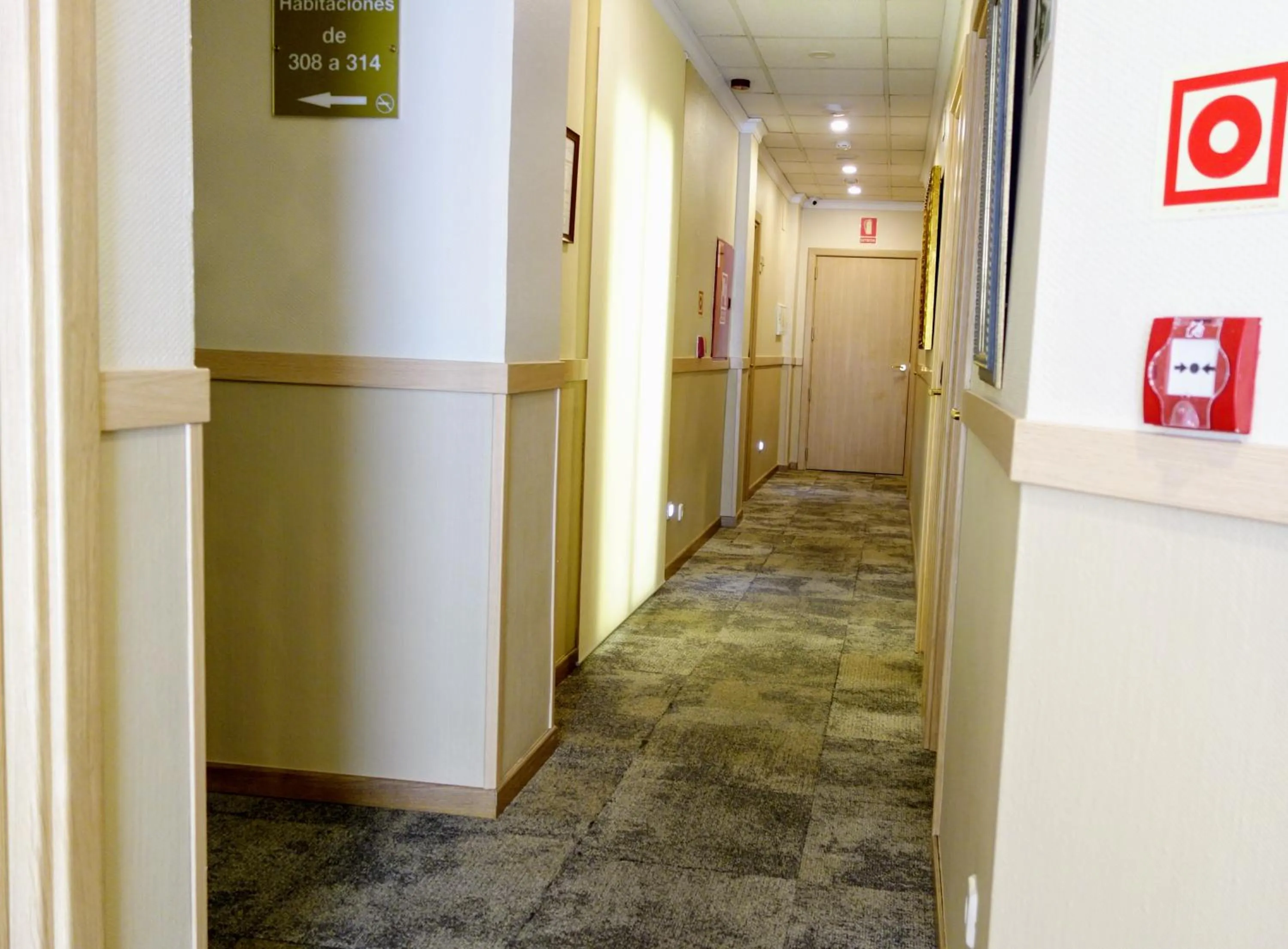 Property building in Hostal Toledo