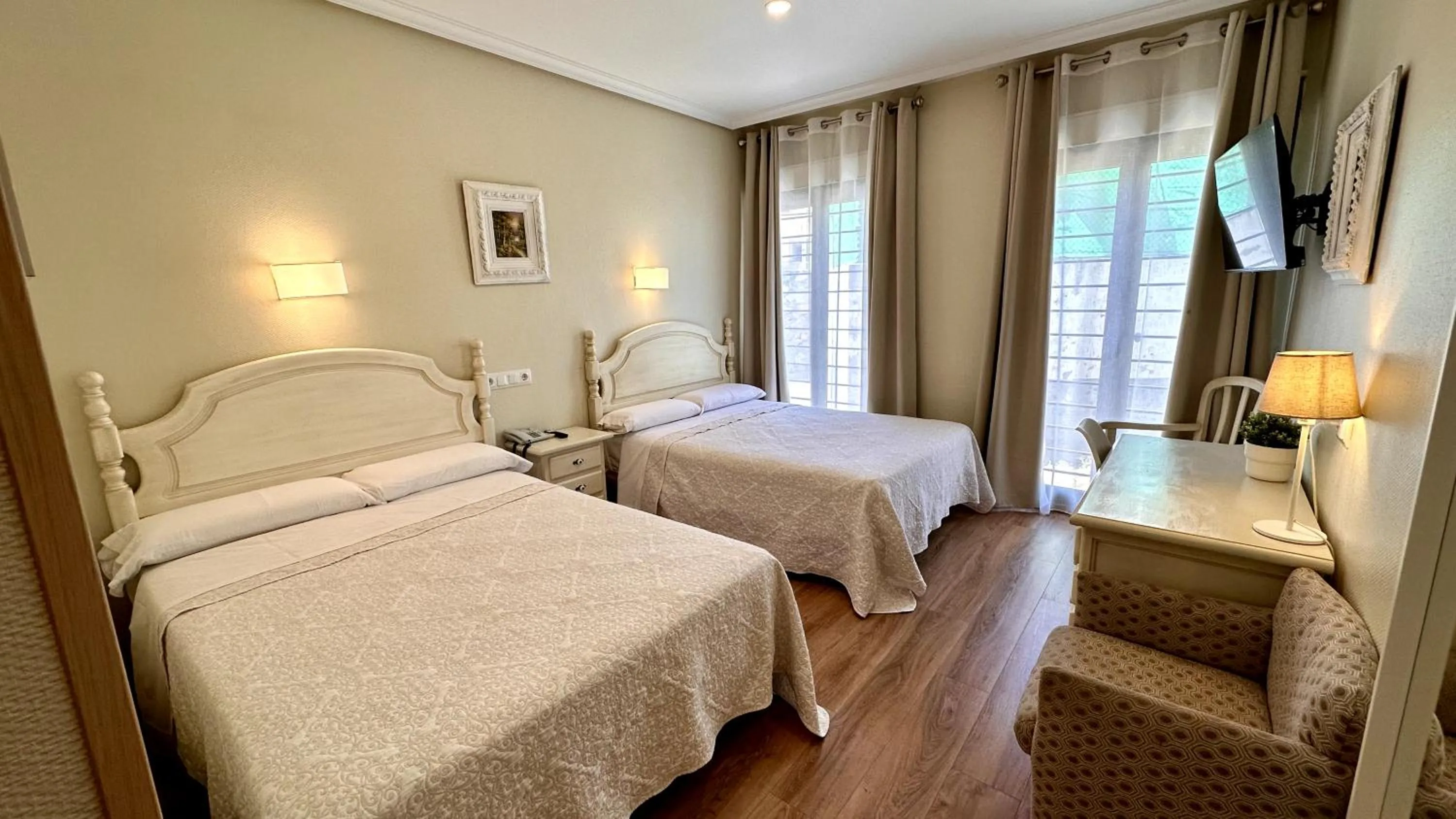 Bed in Hostal Toledo