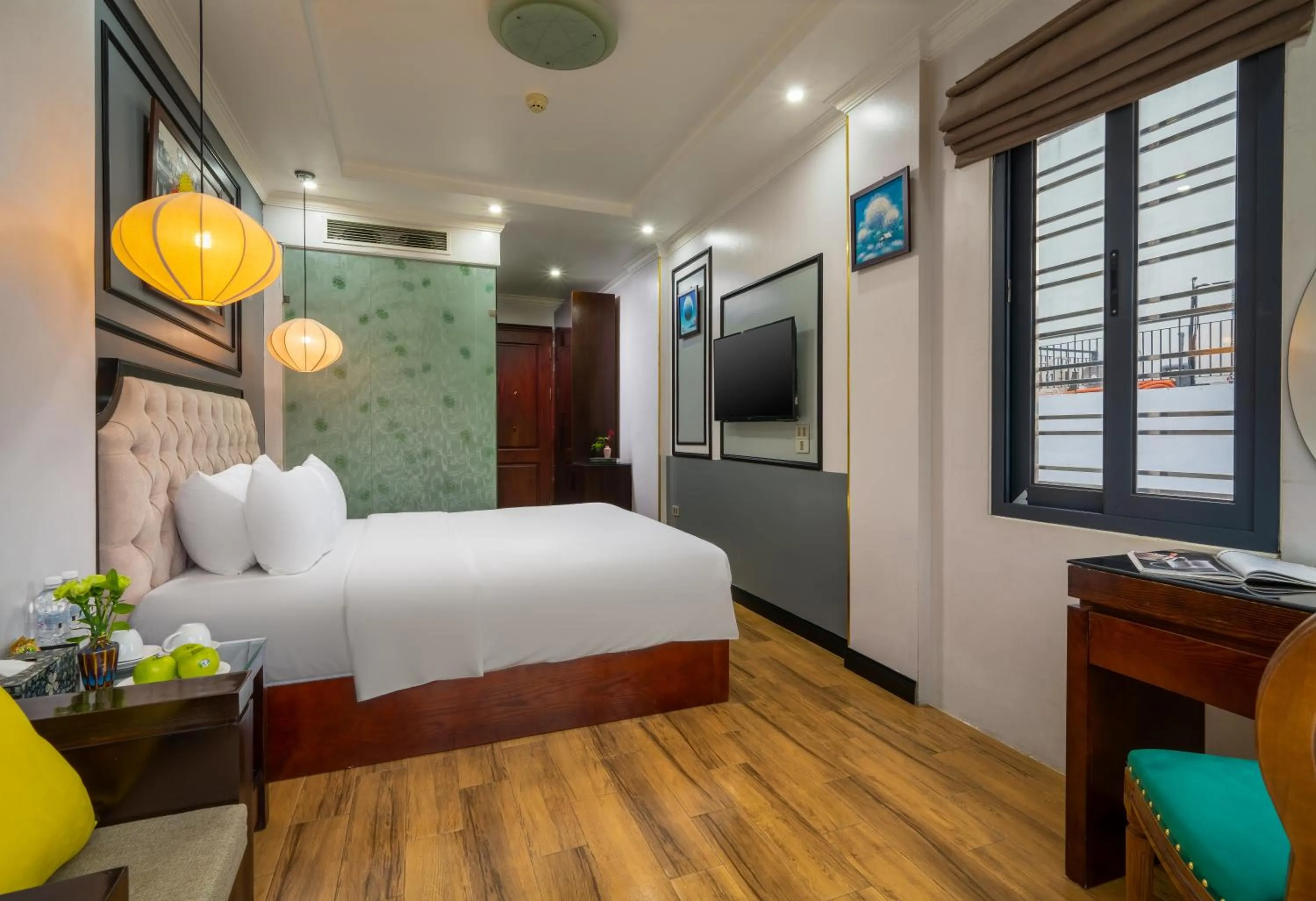 Bed in Bella Rosa Suite Hotel & Spa