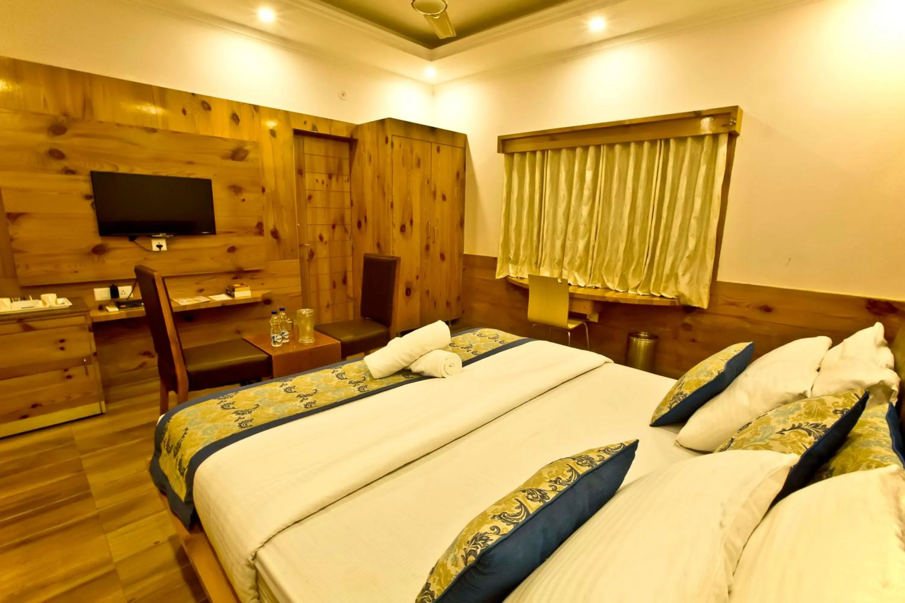 Bed in Quartz Himalayan Brothers