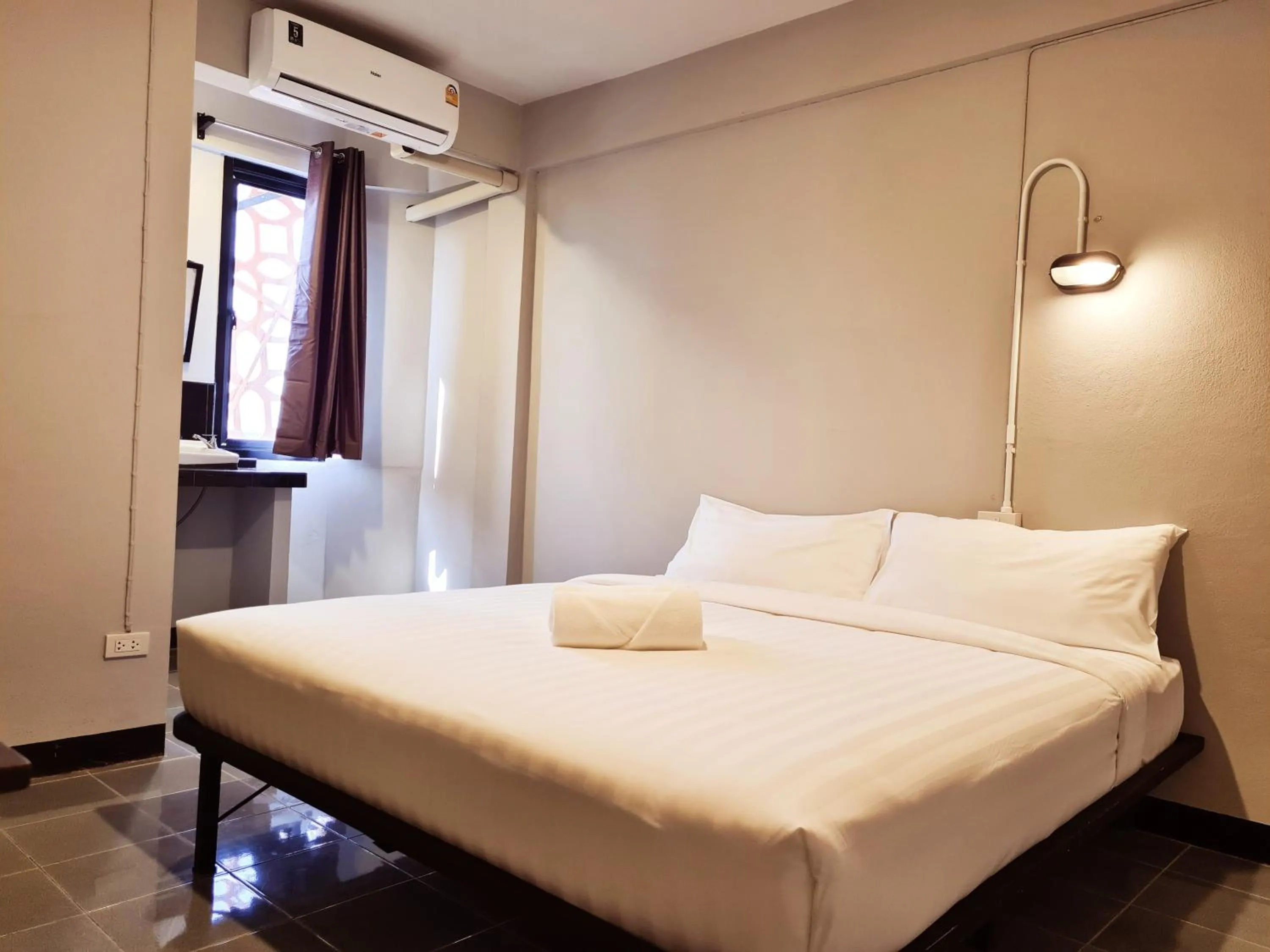 Bed in The 8 Factory Hotel Phitsanulok