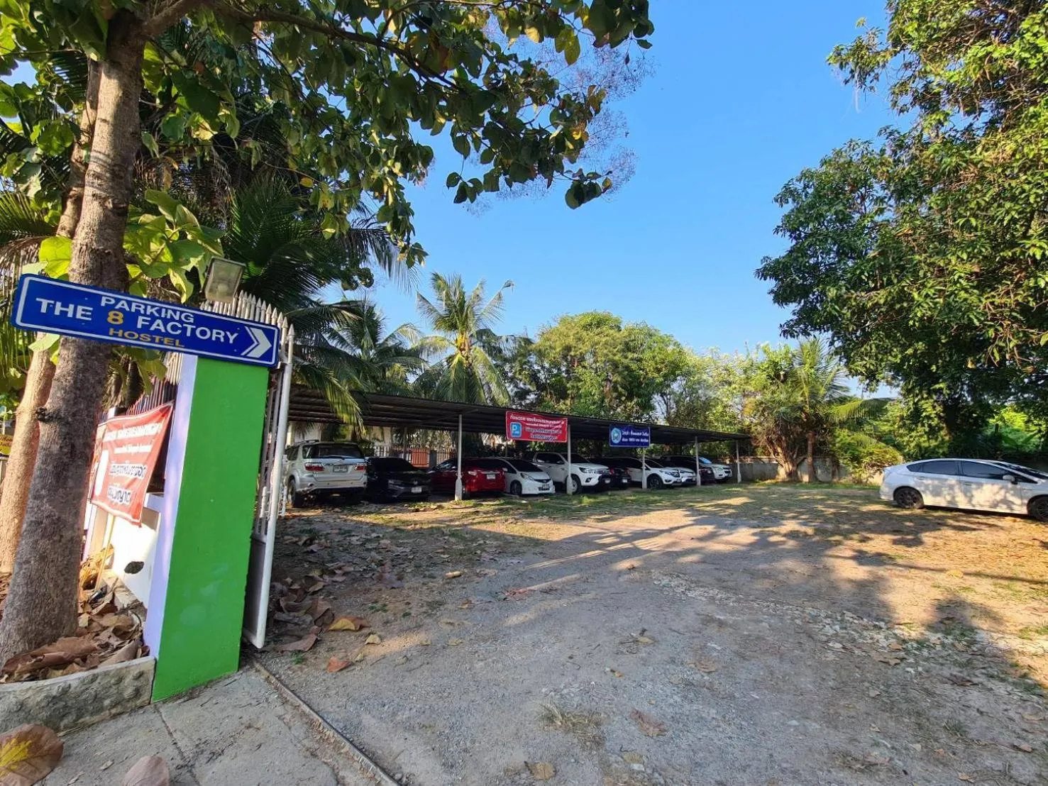 Parking in The 8 Factory Hotel Phitsanulok