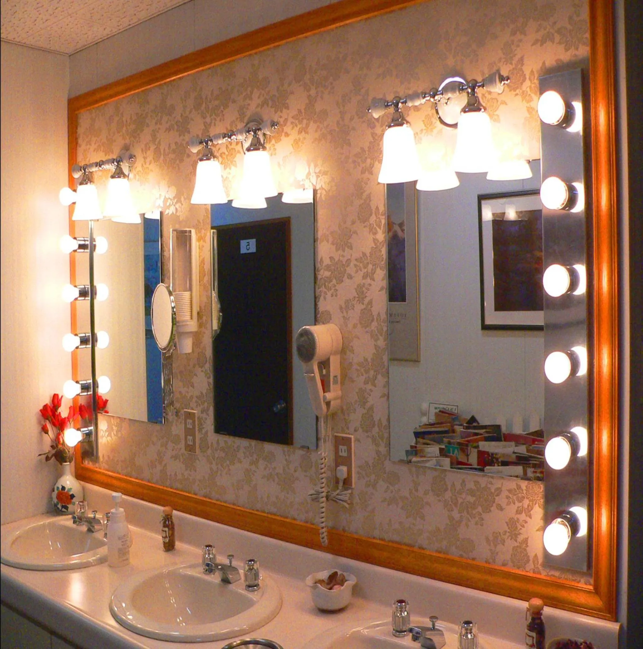 Decorative detail in Mistral