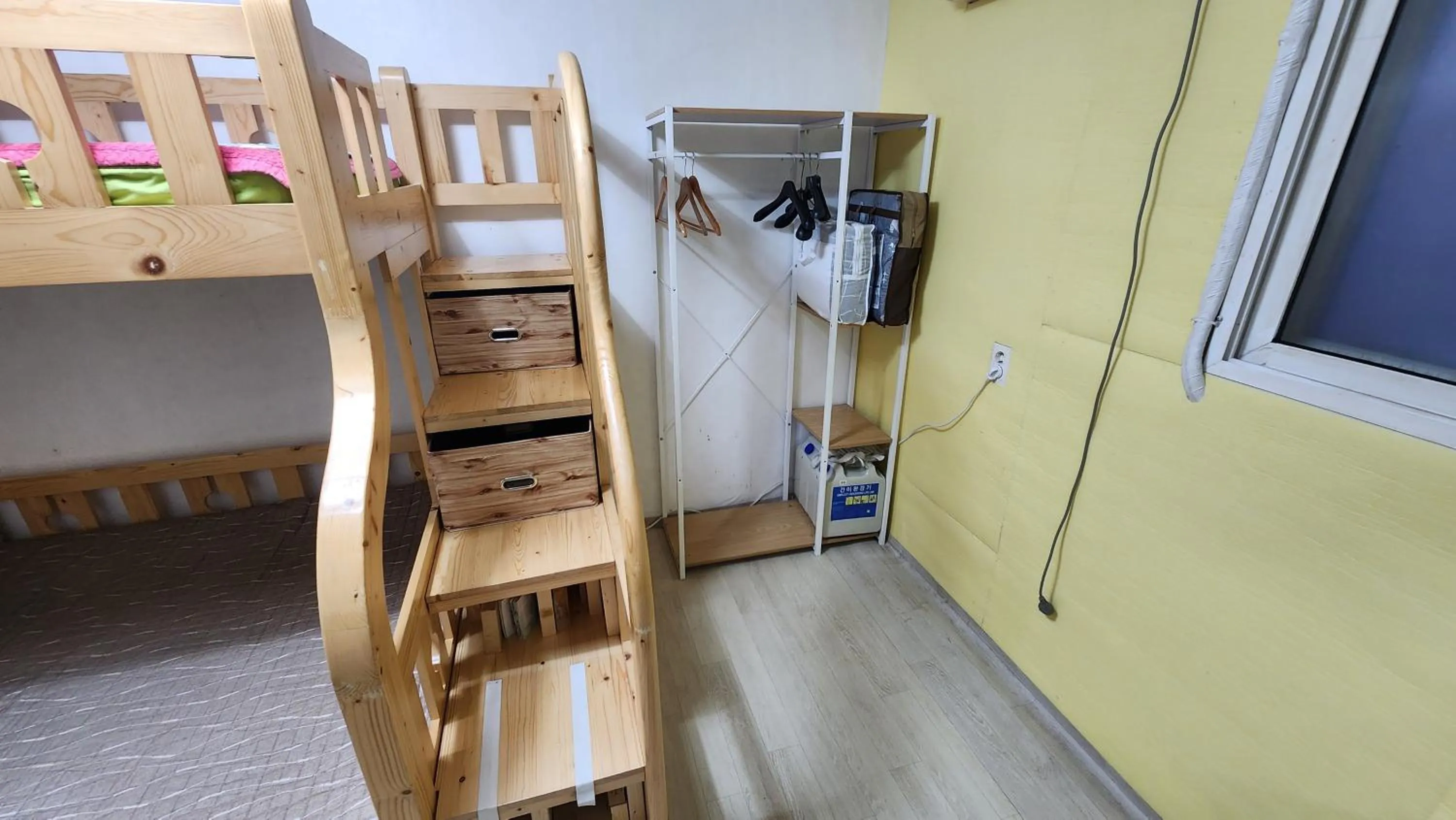 bunk bed in Daejeon Guesthouse Sky Garden