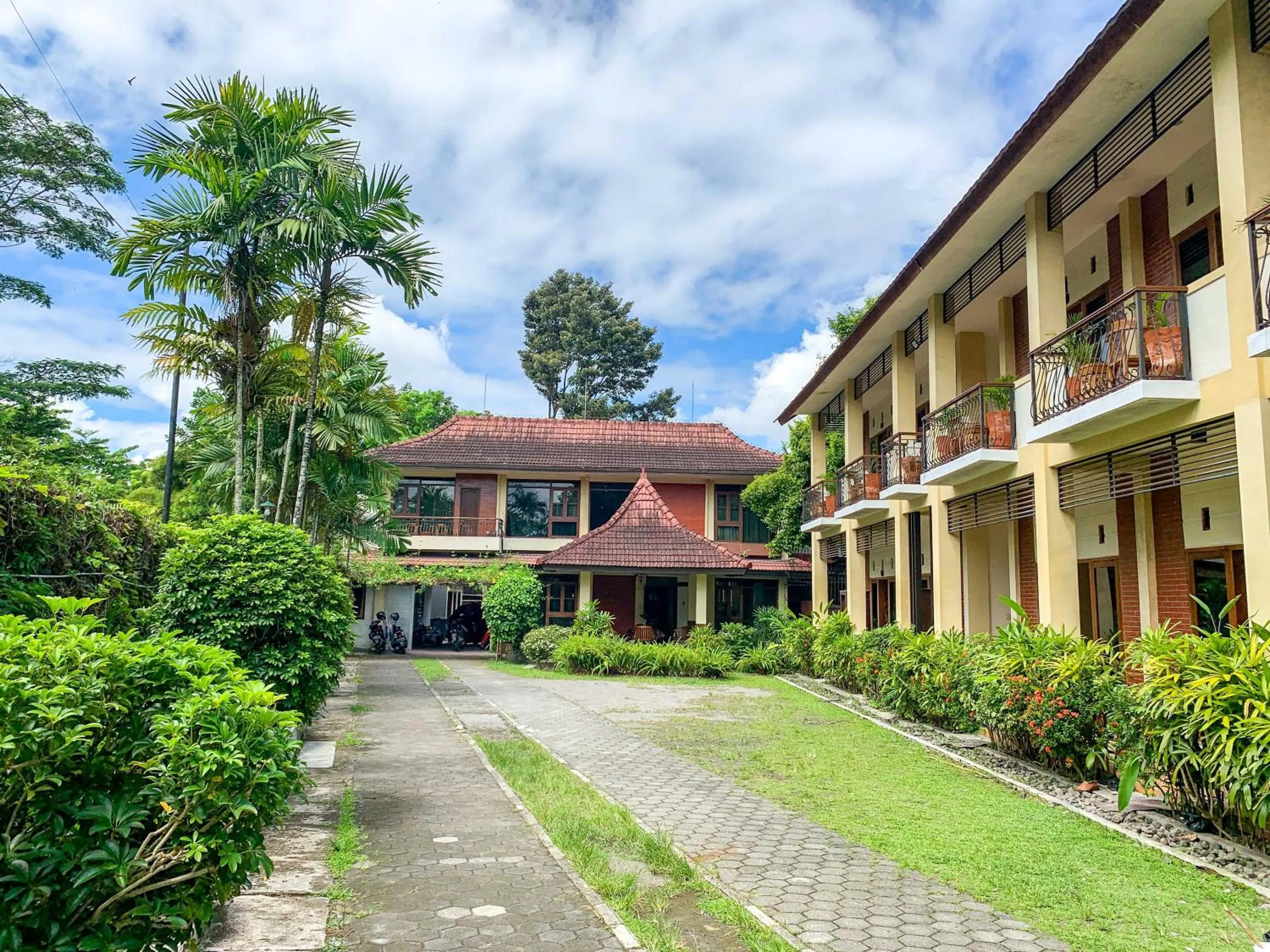 Property building in Urbanview Sasono Putro Condoongcatur by RedDoorz