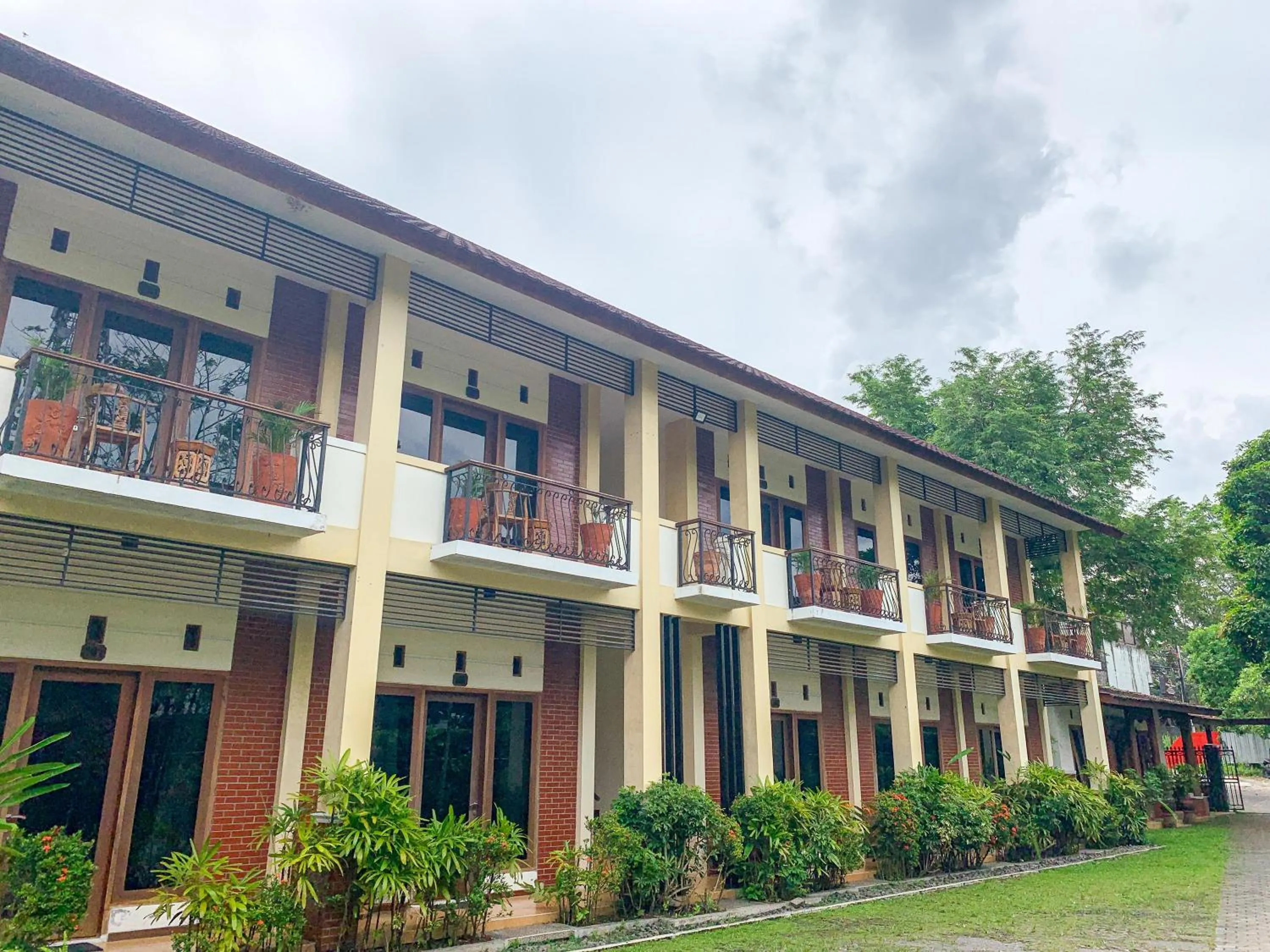 Property building in Urbanview Sasono Putro Condoongcatur by RedDoorz