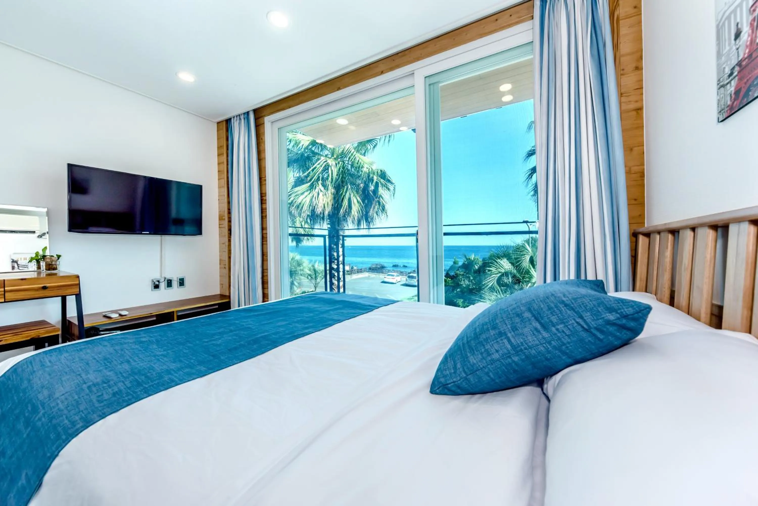 Standard Double Room in Jeju Aurum