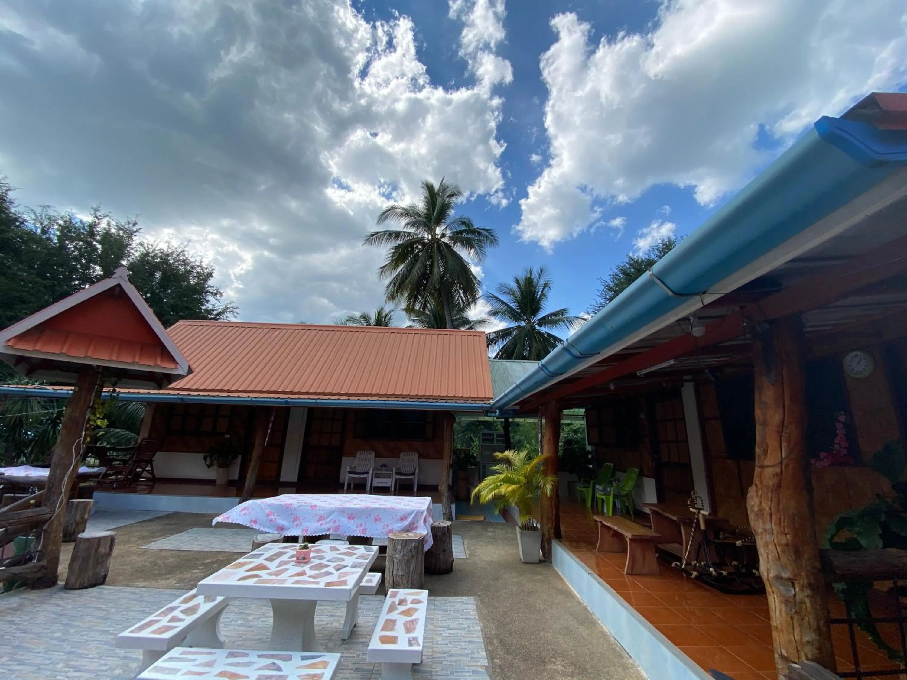 Property building in Yayee Homestay