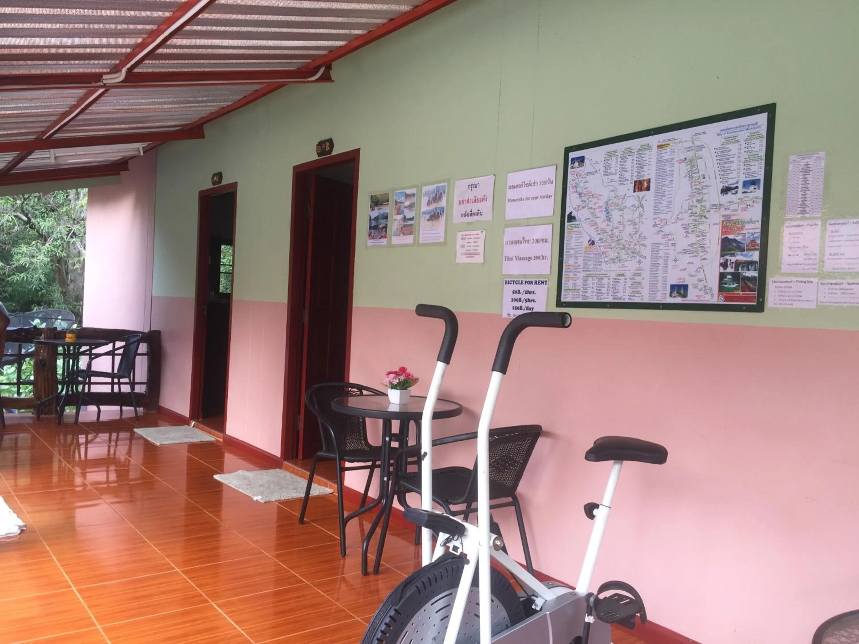 Restaurant/places to eat in Yayee Homestay