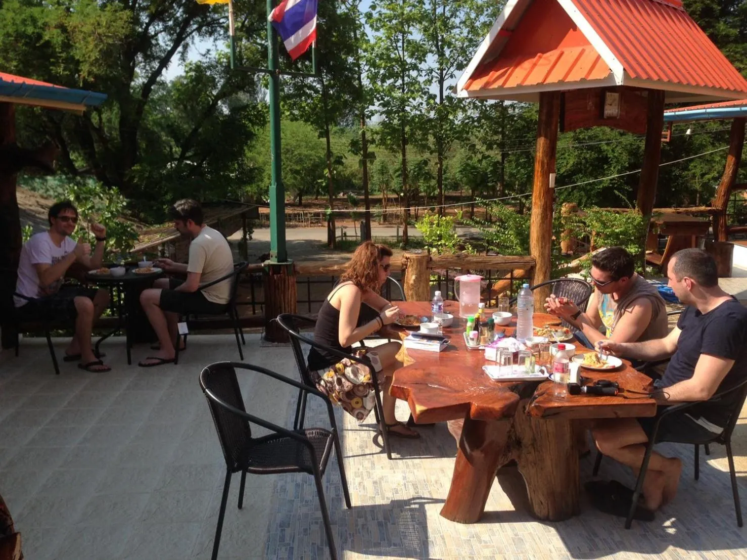 Restaurant/places to eat in Yayee Homestay