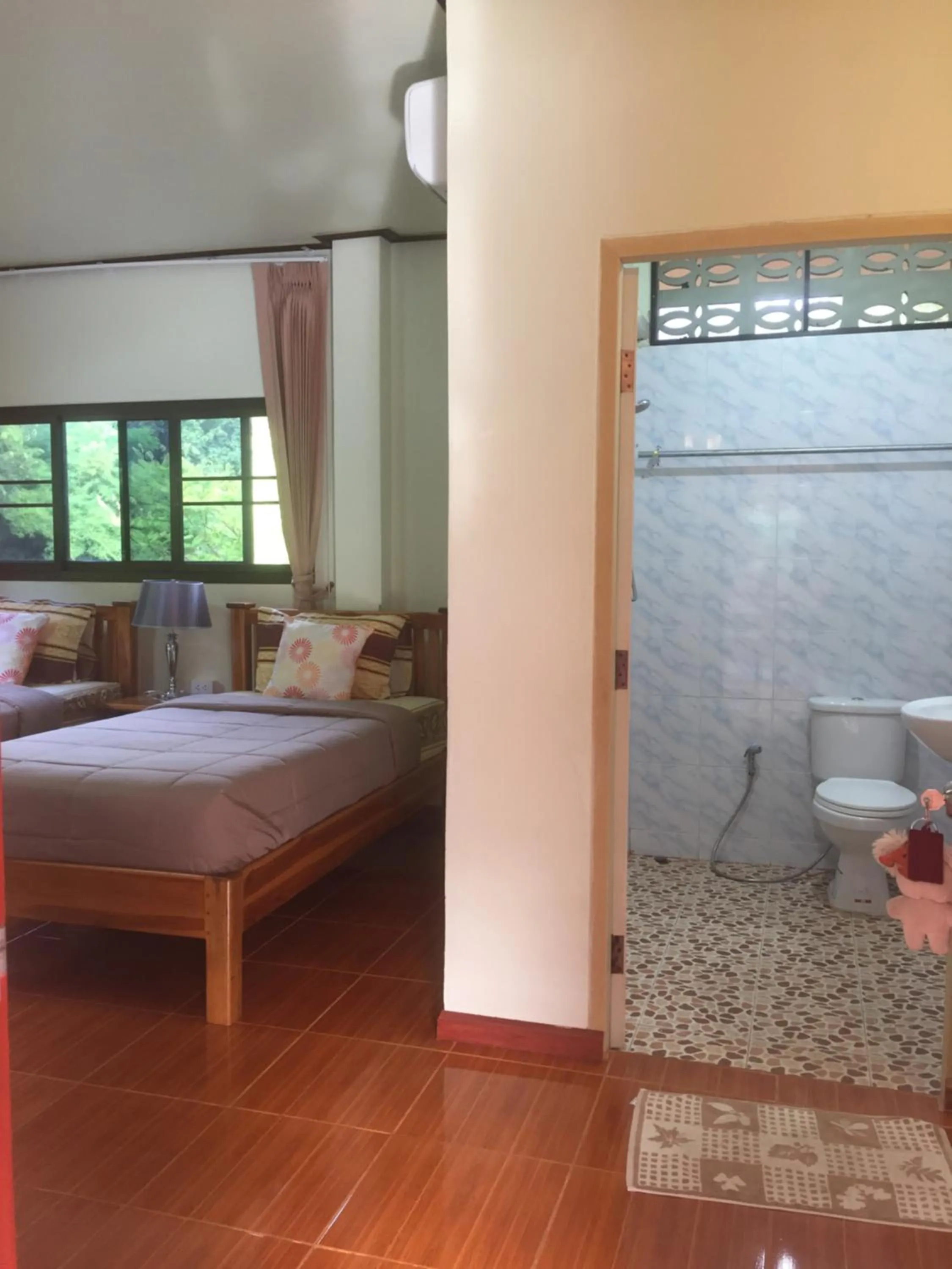 Toilet, Bed in Yayee Homestay