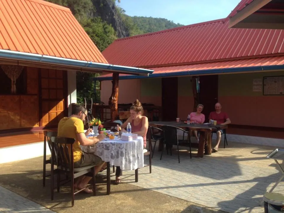 Restaurant/places to eat in Yayee Homestay