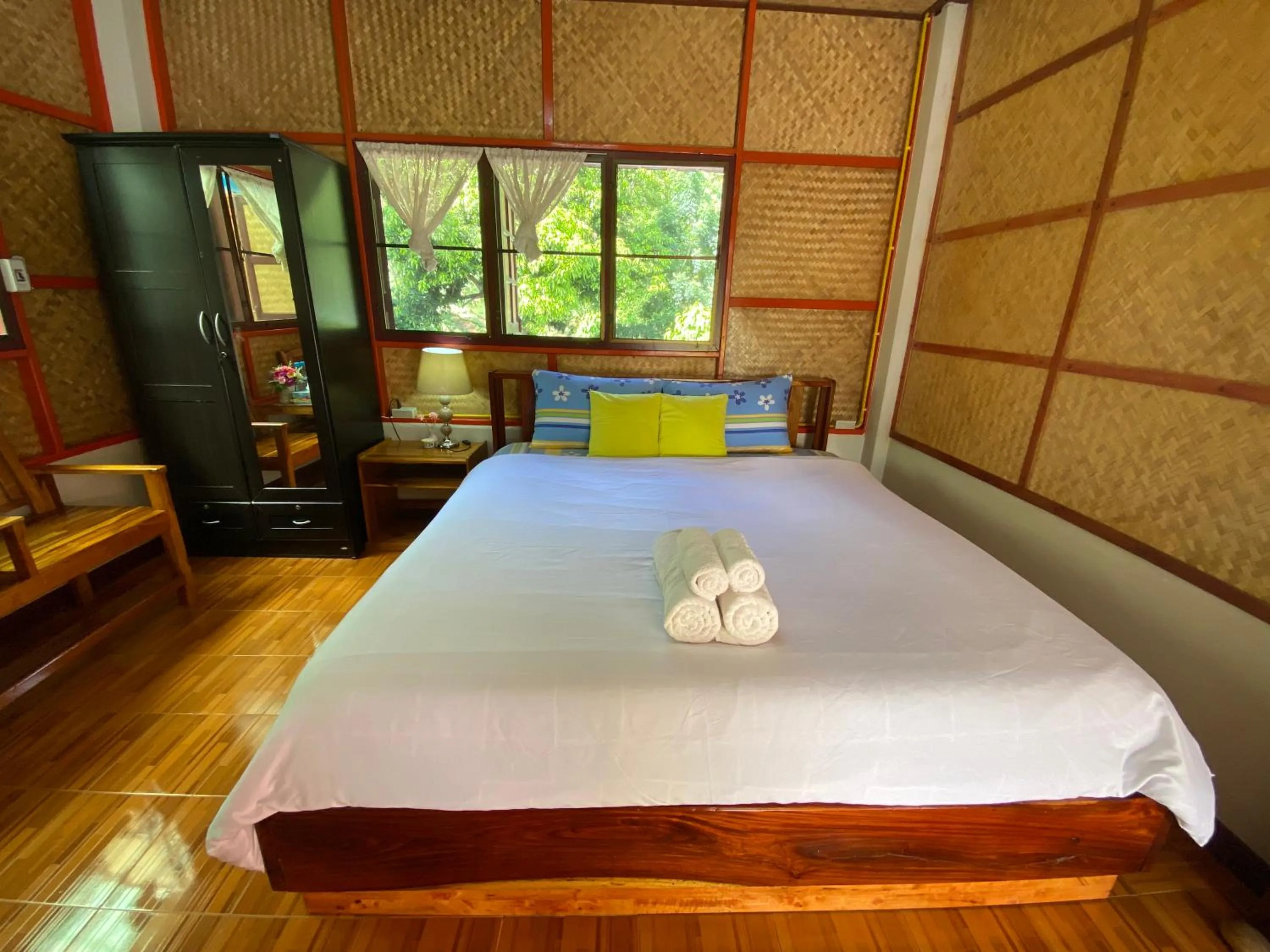 Photo of the whole room, Bed in Yayee Homestay