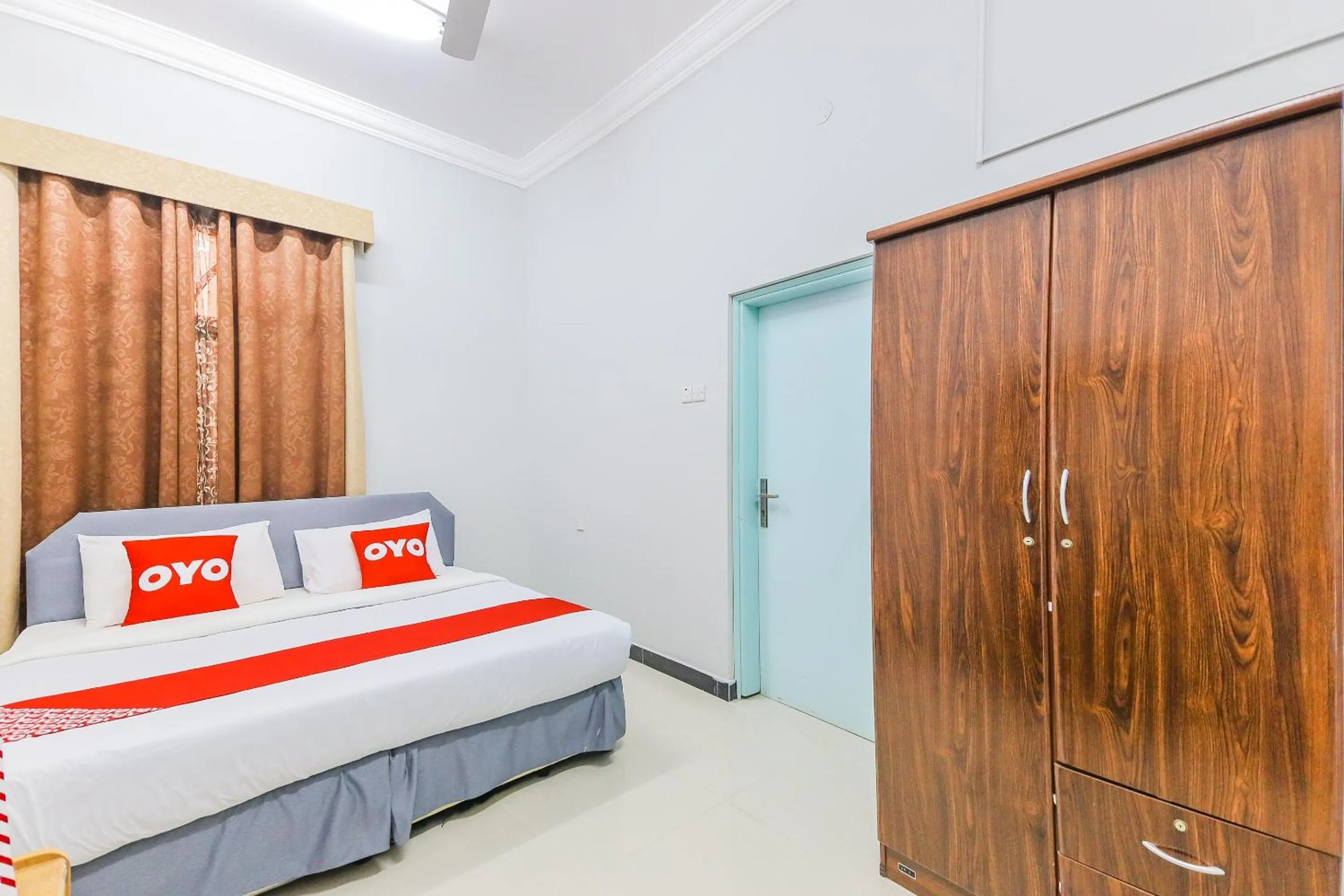 Bedroom in Super OYO 110 Ras Al Hadd Guest House
