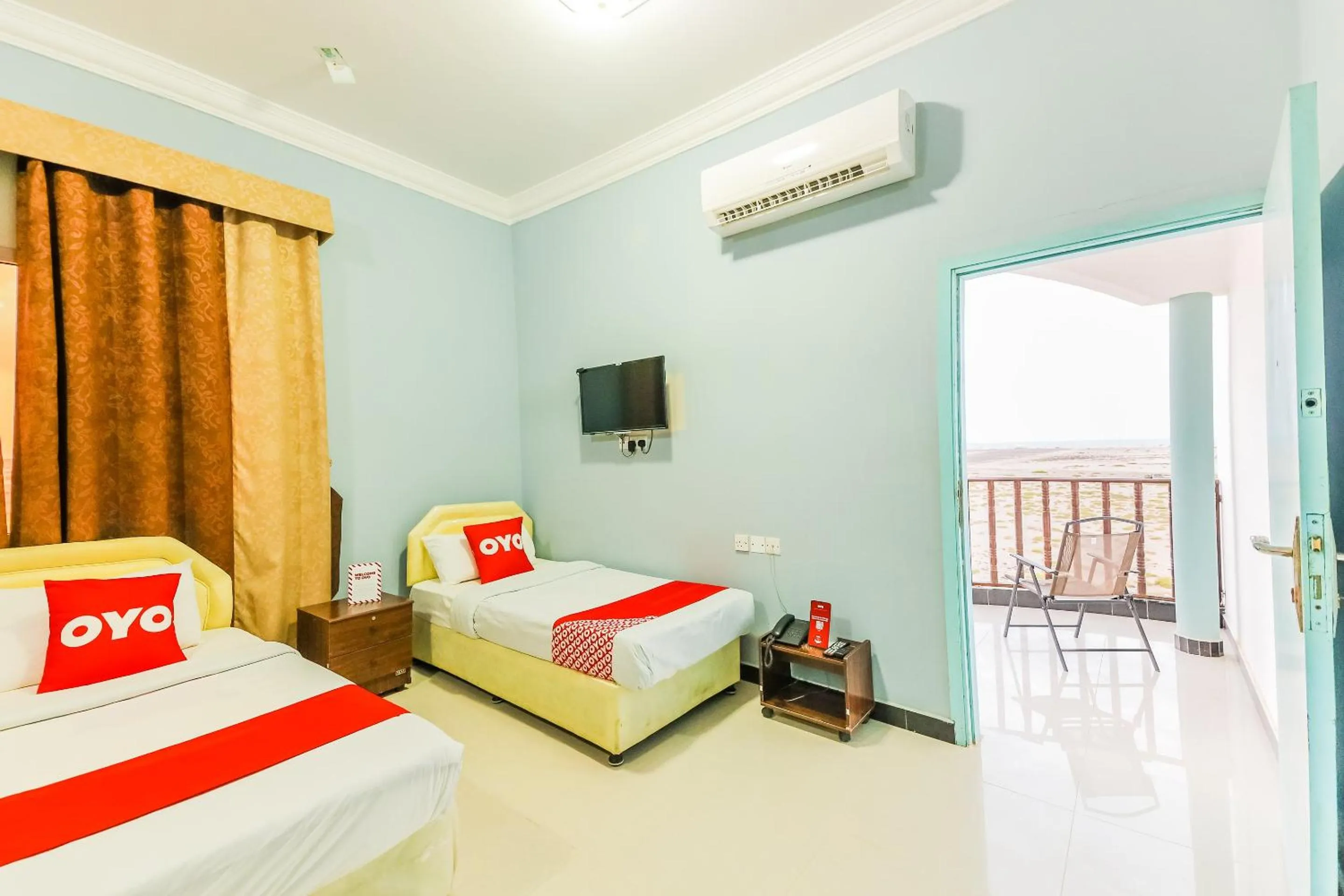 Bedroom in Super OYO 110 Ras Al Hadd Guest House