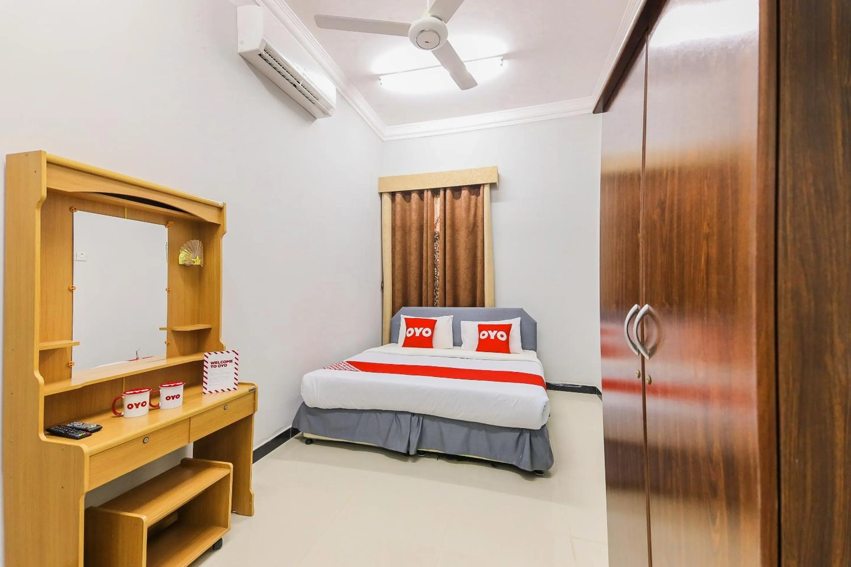 Bedroom in Super OYO 110 Ras Al Hadd Guest House