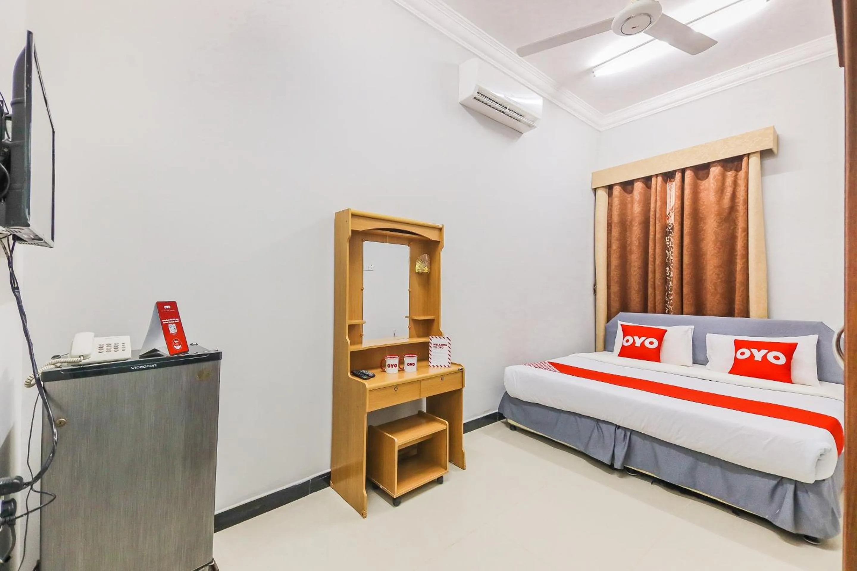 Bedroom in Super OYO 110 Ras Al Hadd Guest House