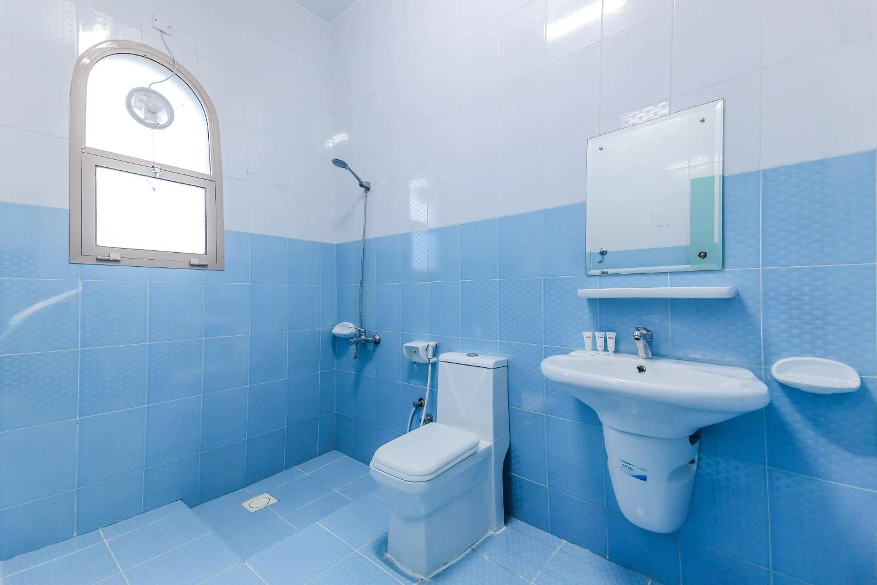 Bathroom in Super OYO 110 Ras Al Hadd Guest House