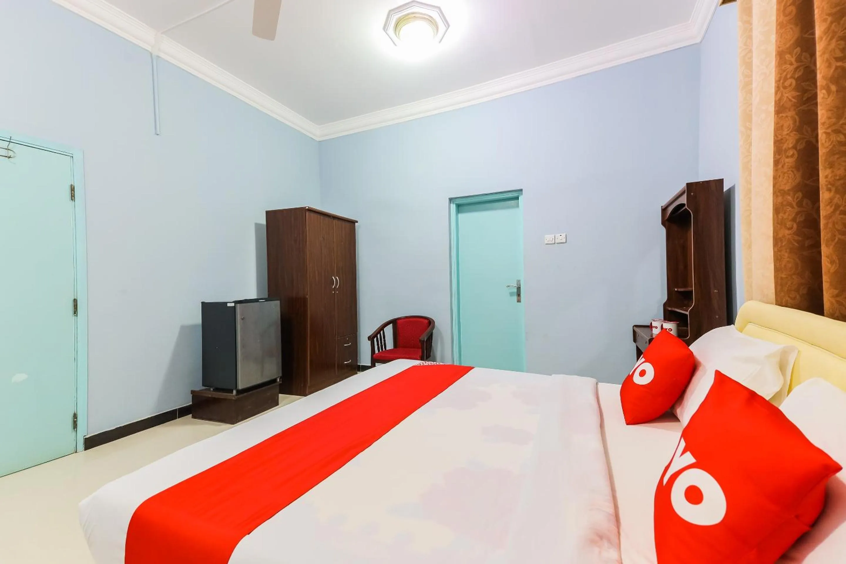 Bedroom in Super OYO 110 Ras Al Hadd Guest House